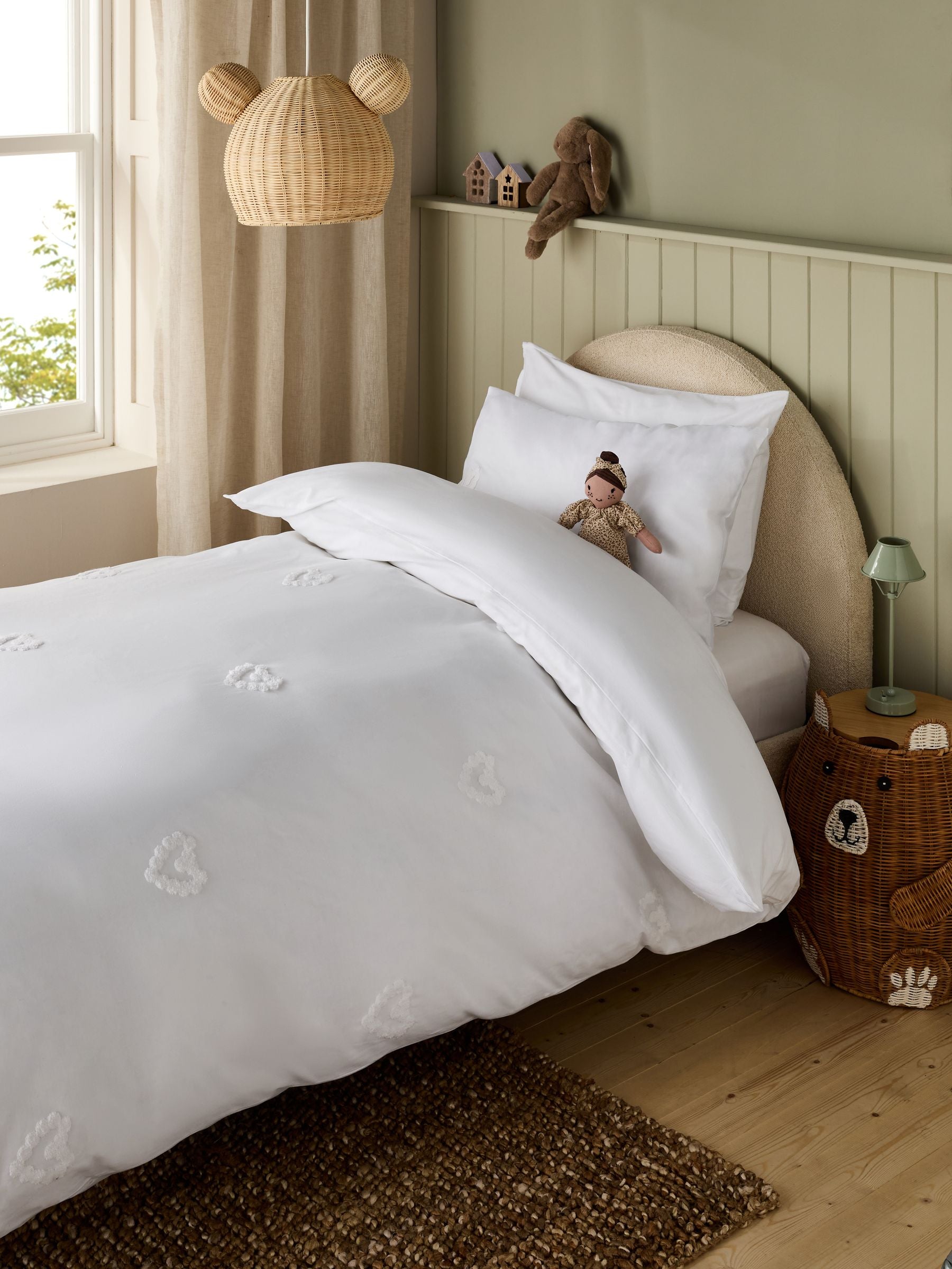 White tufted hearts duvet cover and pillowcase set (British brand)
