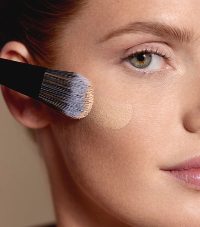 Full Coverage Mattifying Foundation with Velvet Finish 30ml