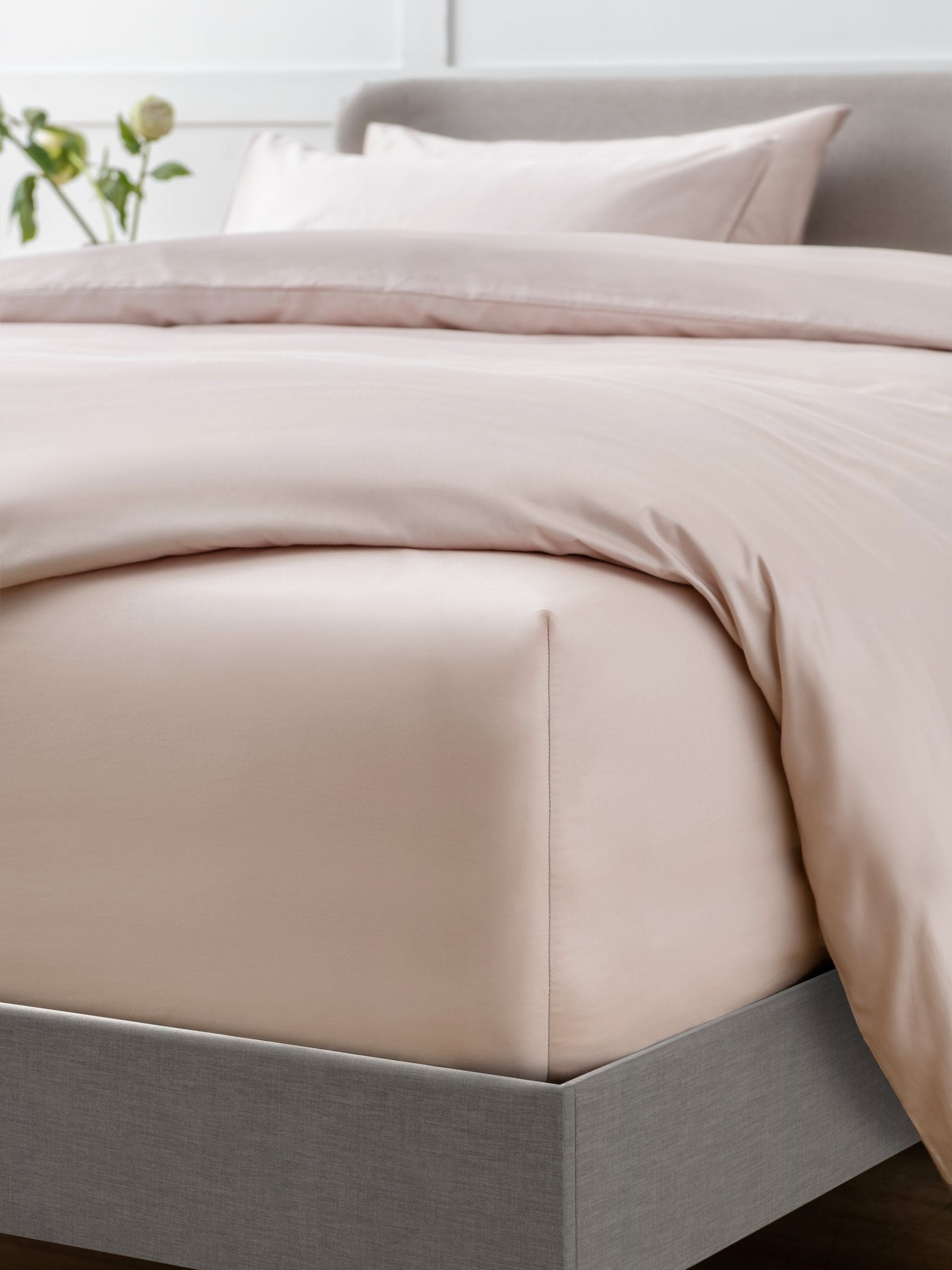 Collection Luxe blush pink fitted bed sheet - British product