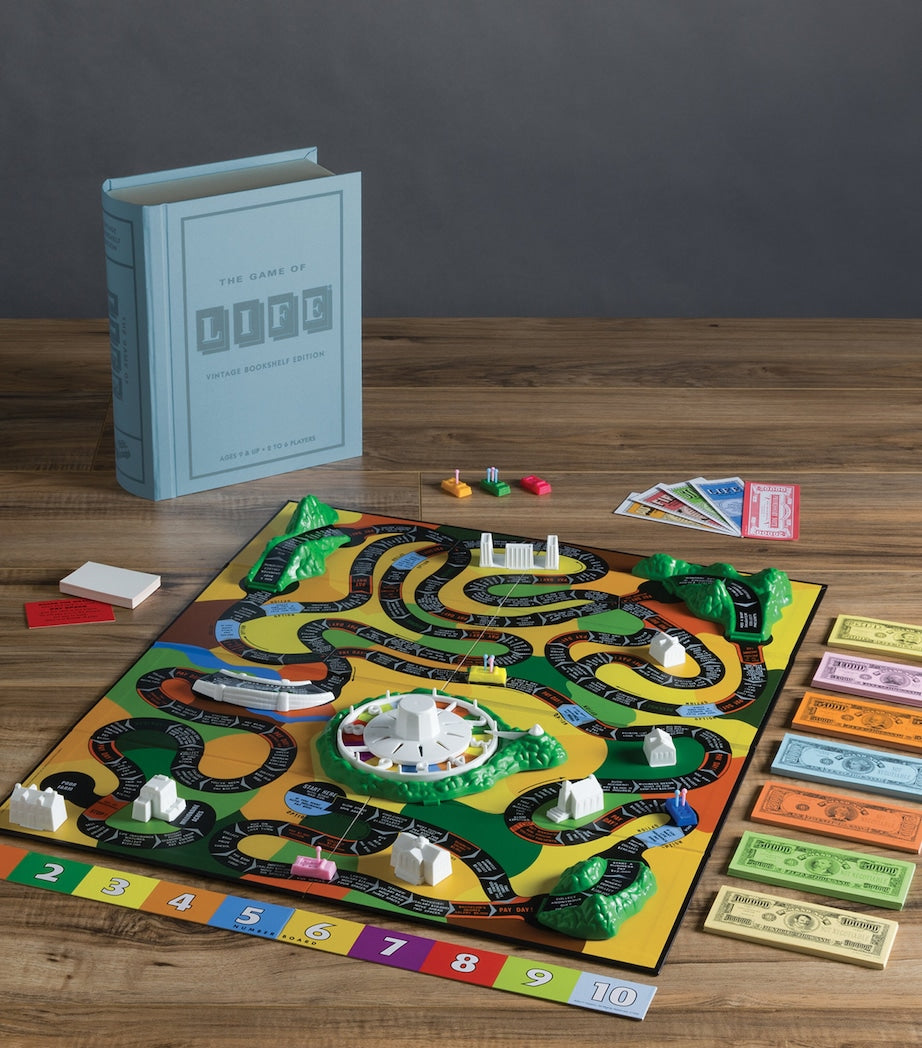 VINTAGE BOOKSHELF The Game of Life Board Game