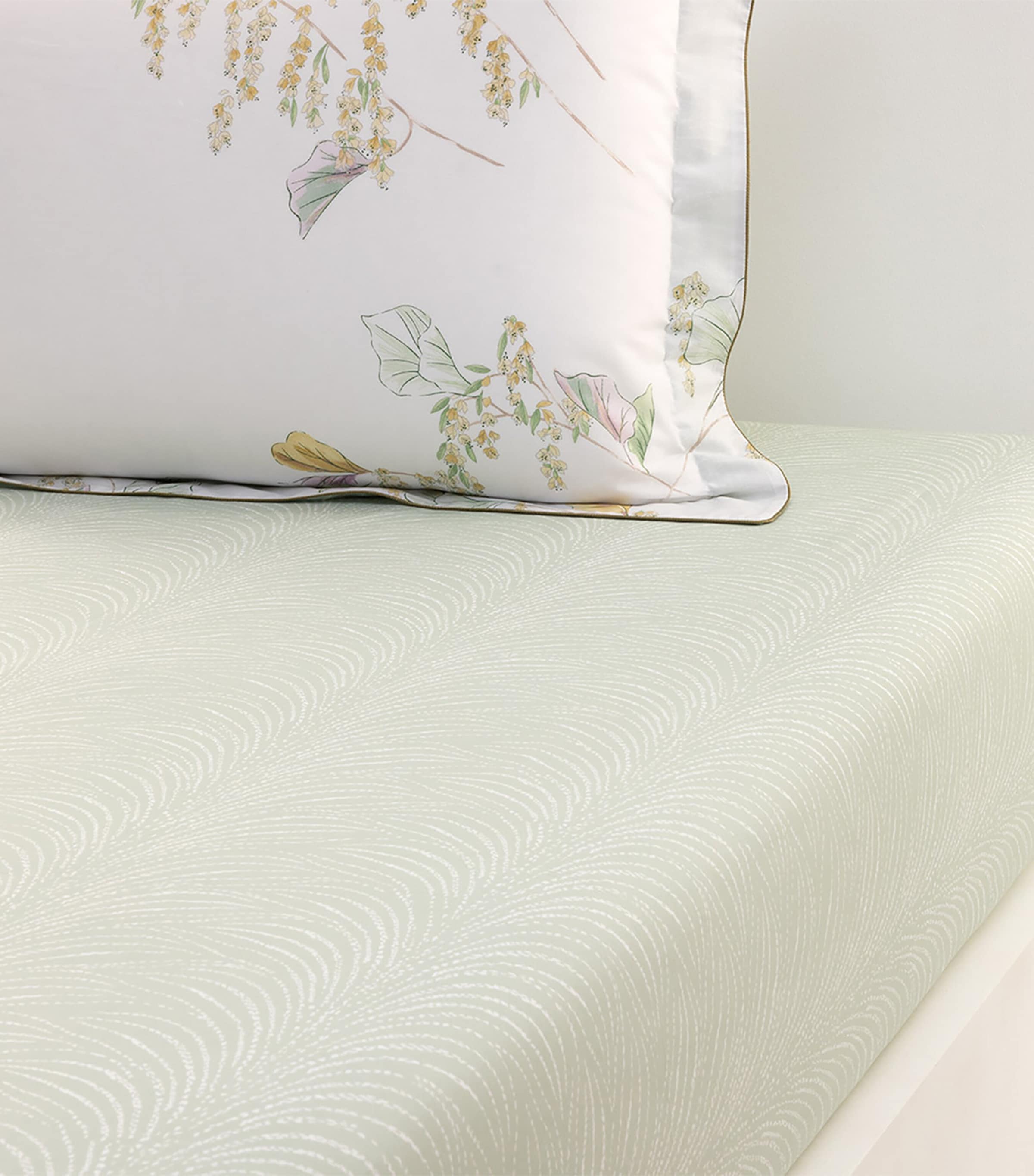Yves Delorme Pollen Super King Fitted Sheet 180cm x 200cm (British brand)