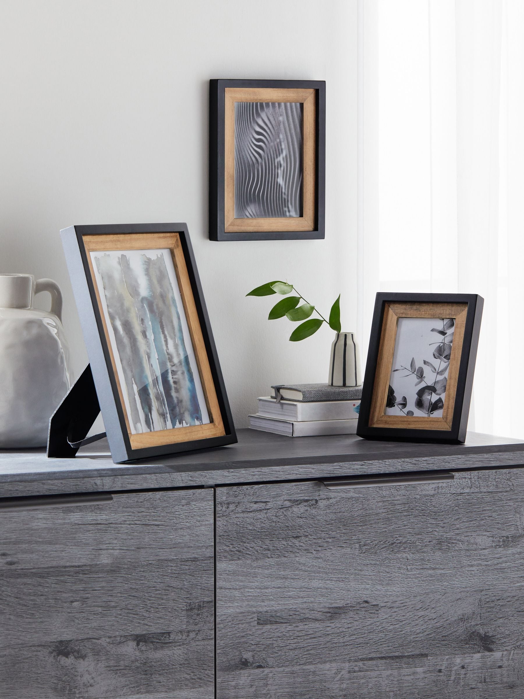 Bronx black wood photo frame - British product