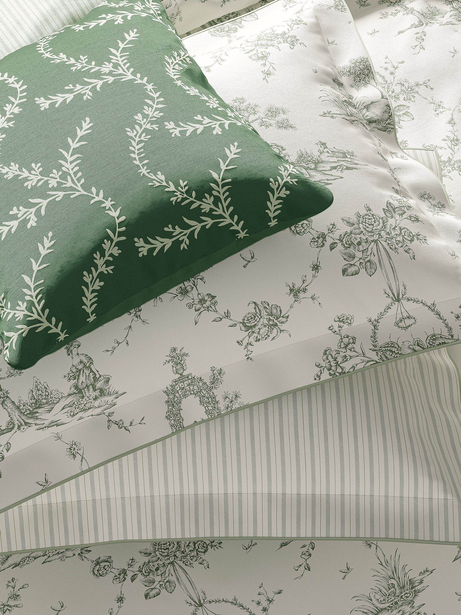 V&A Green Garden Of Love duvet cover and pillowcase set (British brand)
