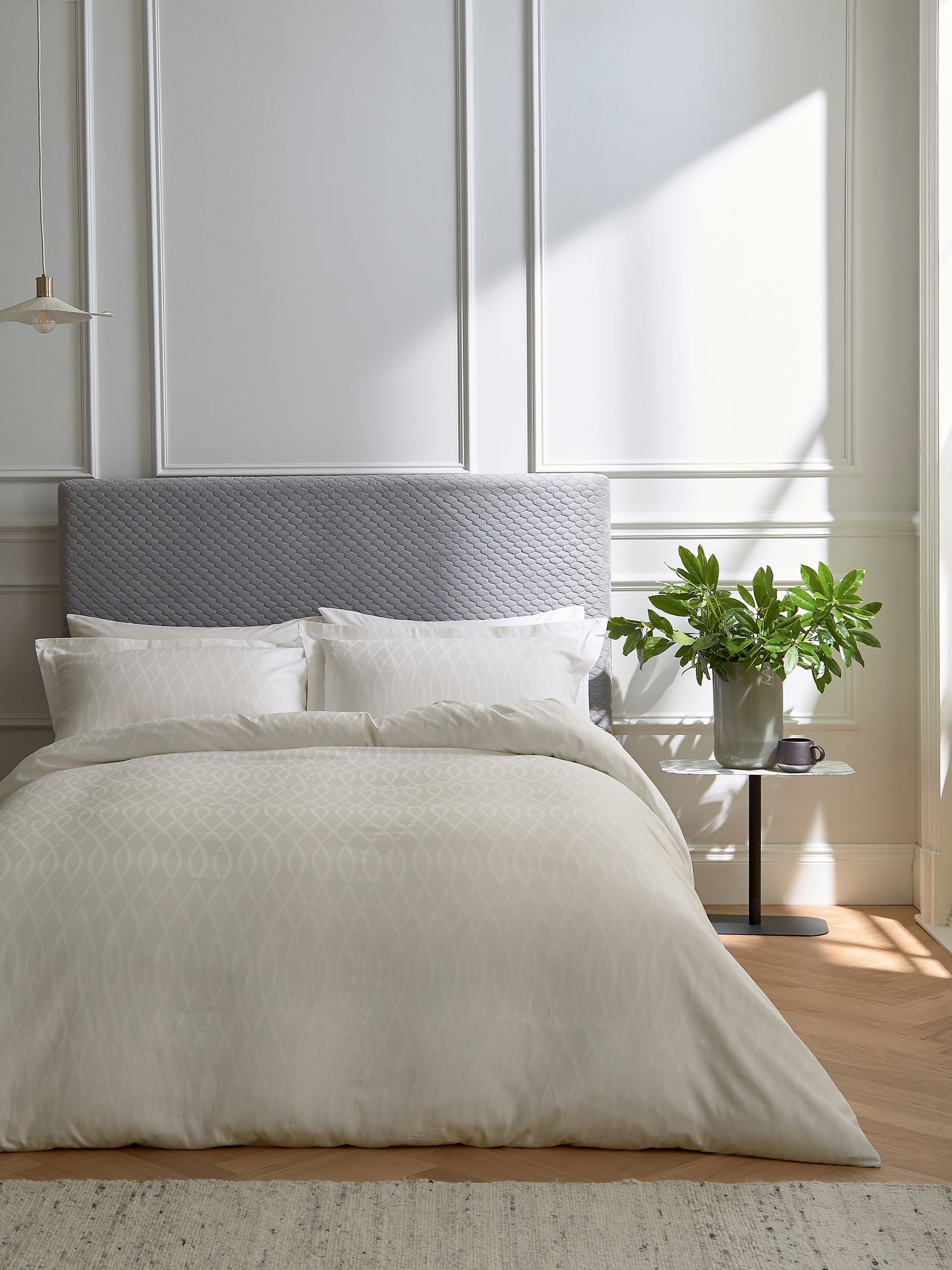 Bedeck of Belfast Chalk Ravello duvet cover and pillowcase set - British product