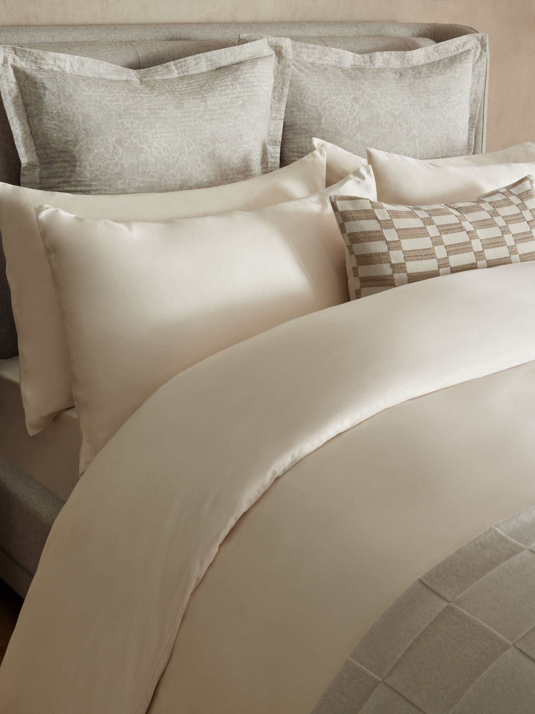 N. Premium Ivory Egyptian cotton duvet cover and pillowcase set, UK version