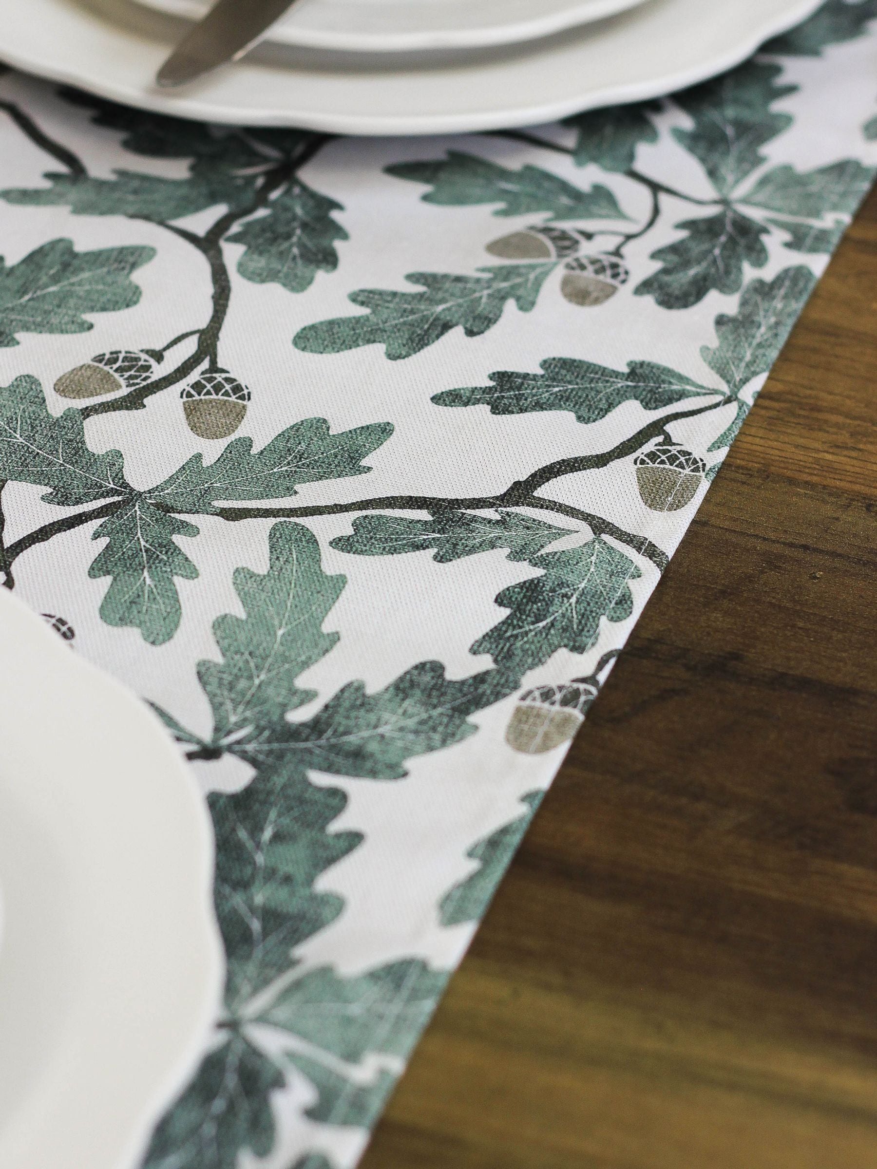 Avalon Home Green Oak 100% Cotton Table Runner