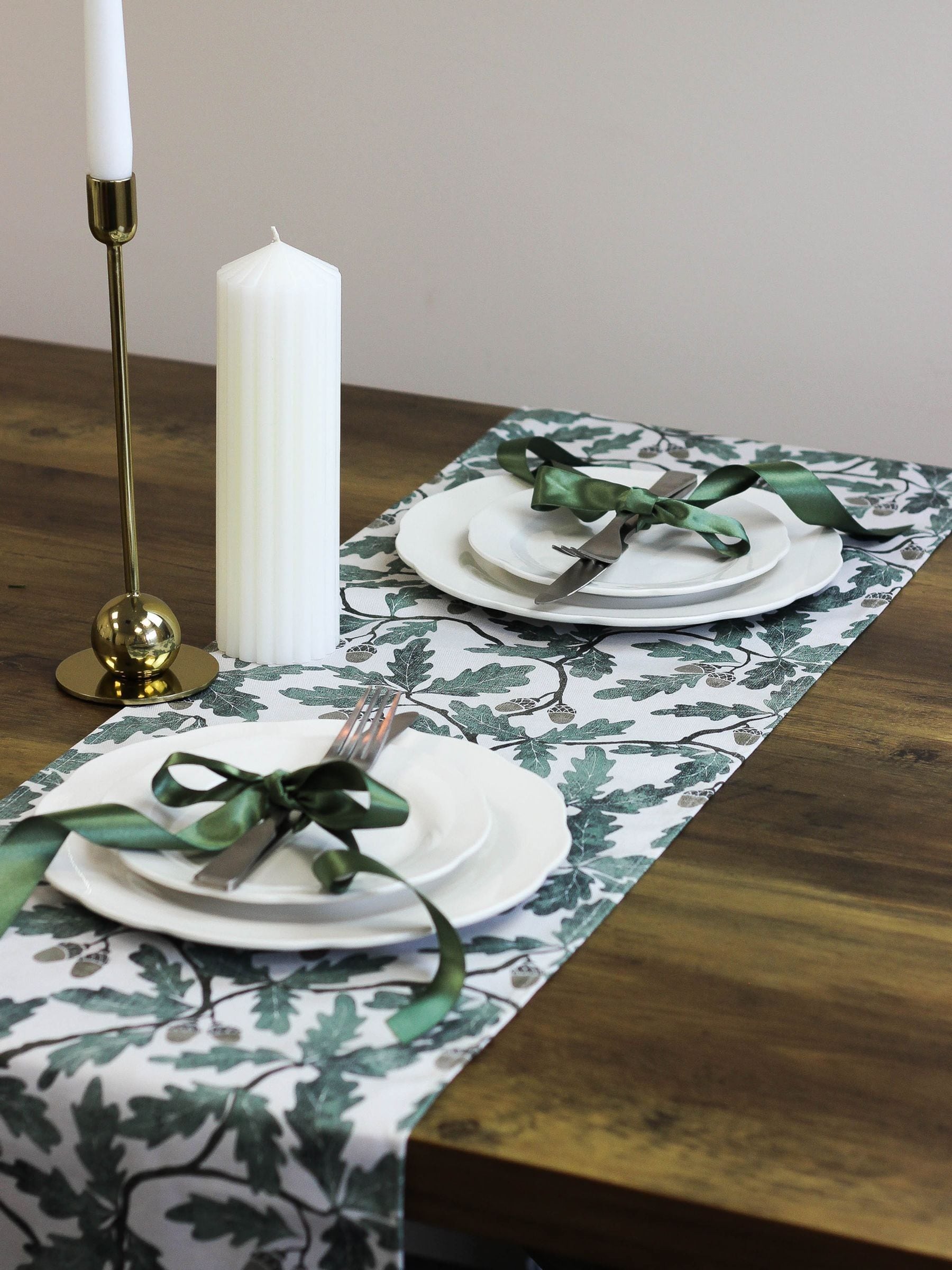 Avalon Home Green Oak 100% Cotton Table Runner
