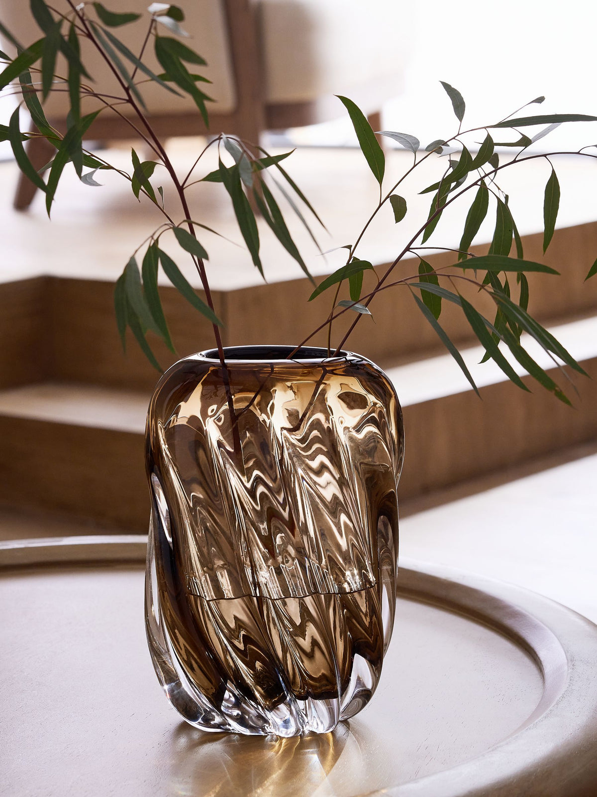 N. Premium Chocolate Brown Swirl Glass Vase 24.5cm - British product