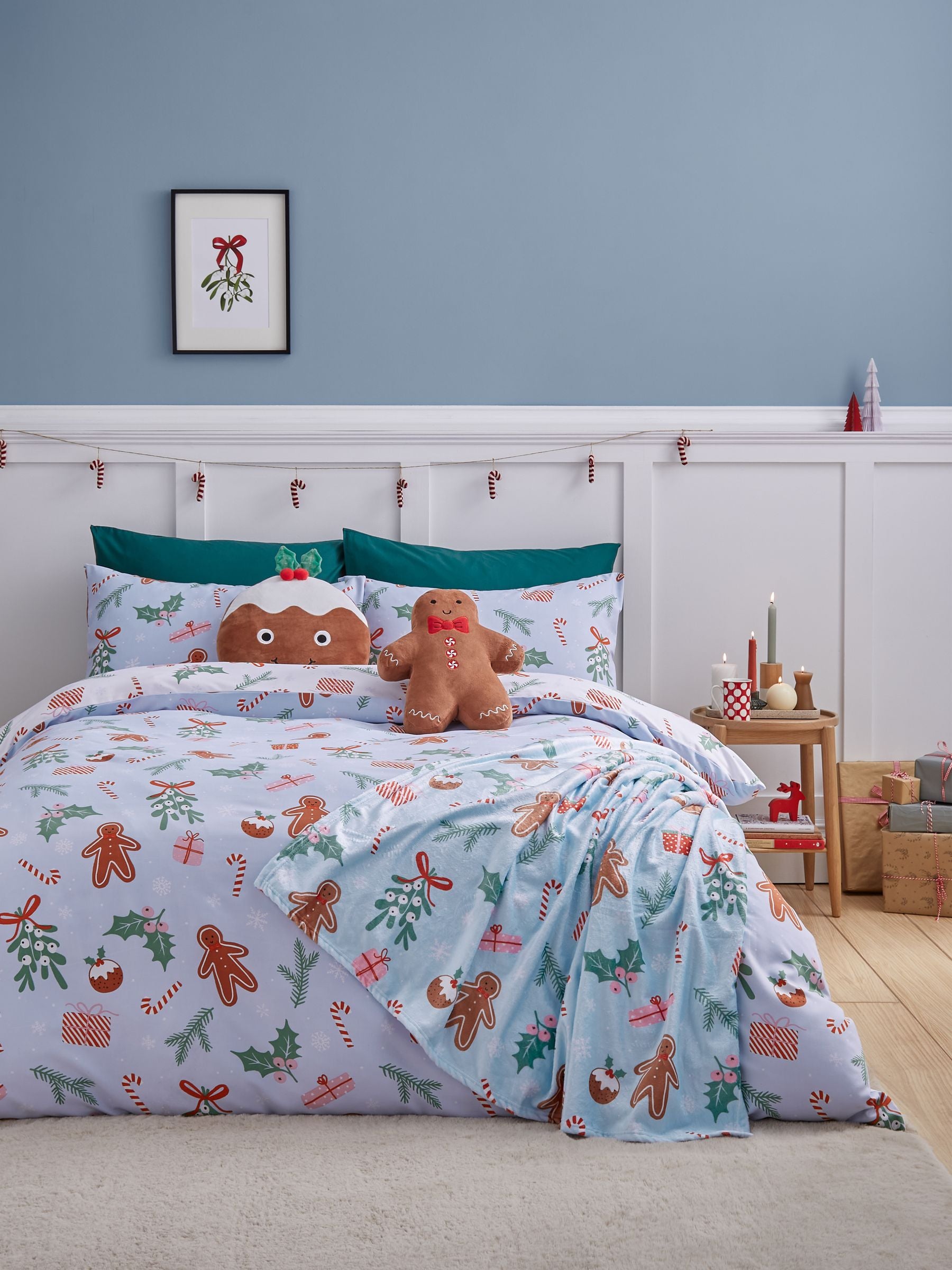 Catherine Lansfield Blue Christmas Gingerbread Non-Iron Duvet Cover Set - British product