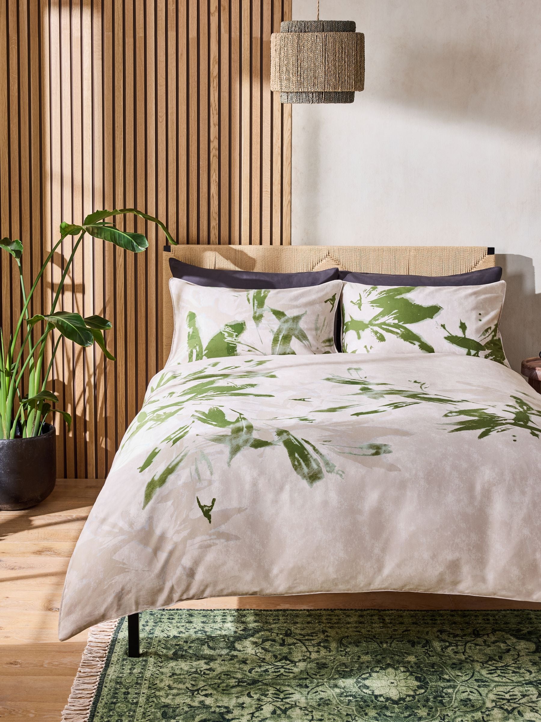 French Connection Green Azzurra duvet cover and pillowcase set - British product