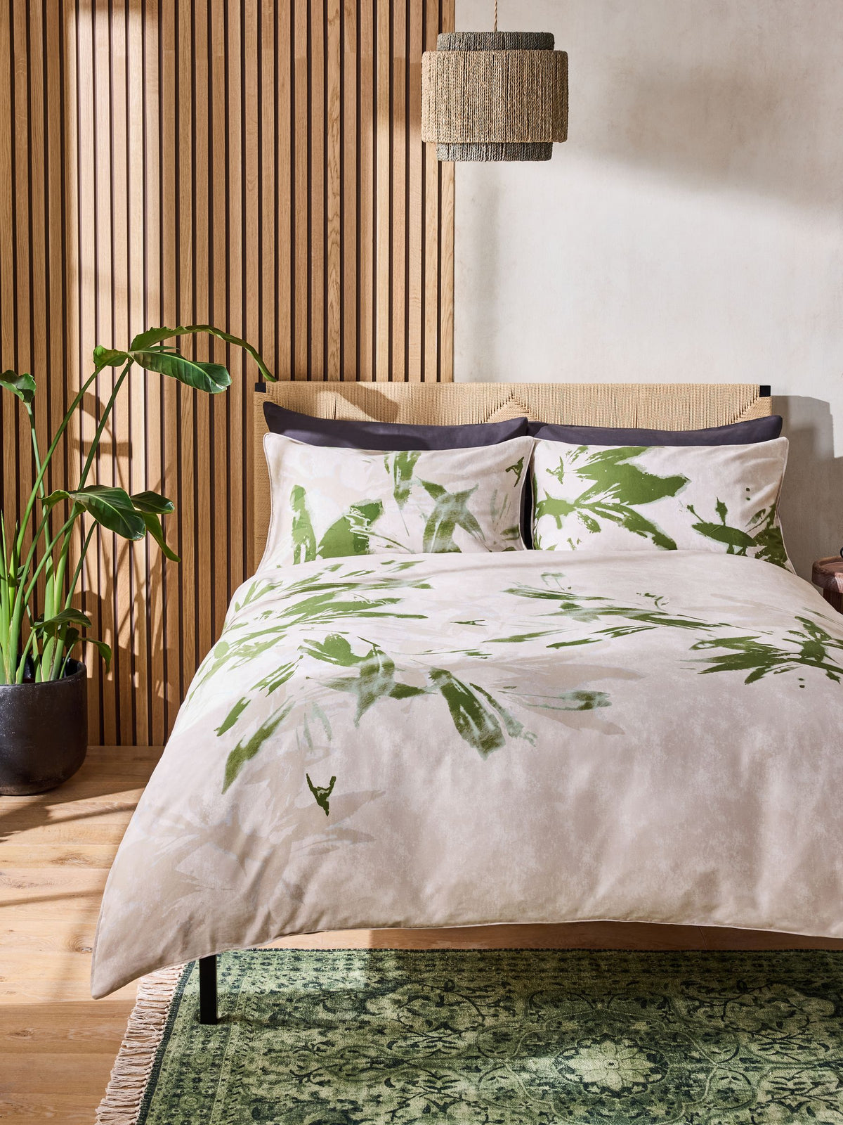 French Connection Green Azzurra duvet cover and pillowcase set - British product