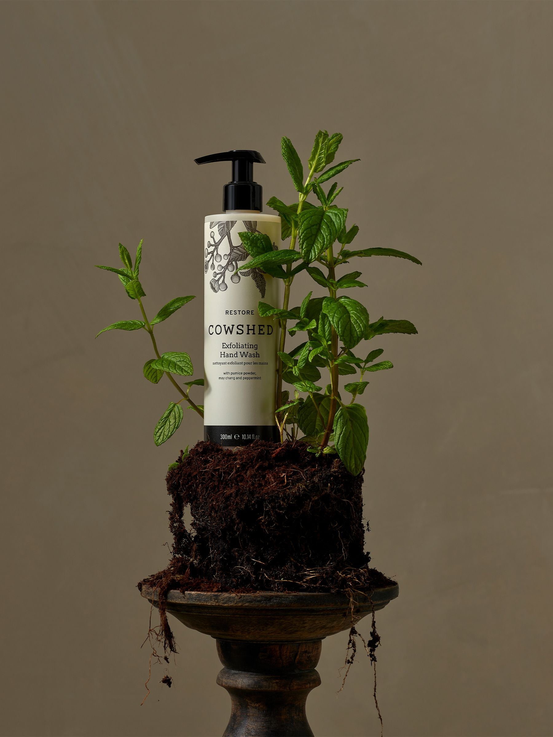 Cowshed Restore Exfoliating Hand Wash 300ml - British product