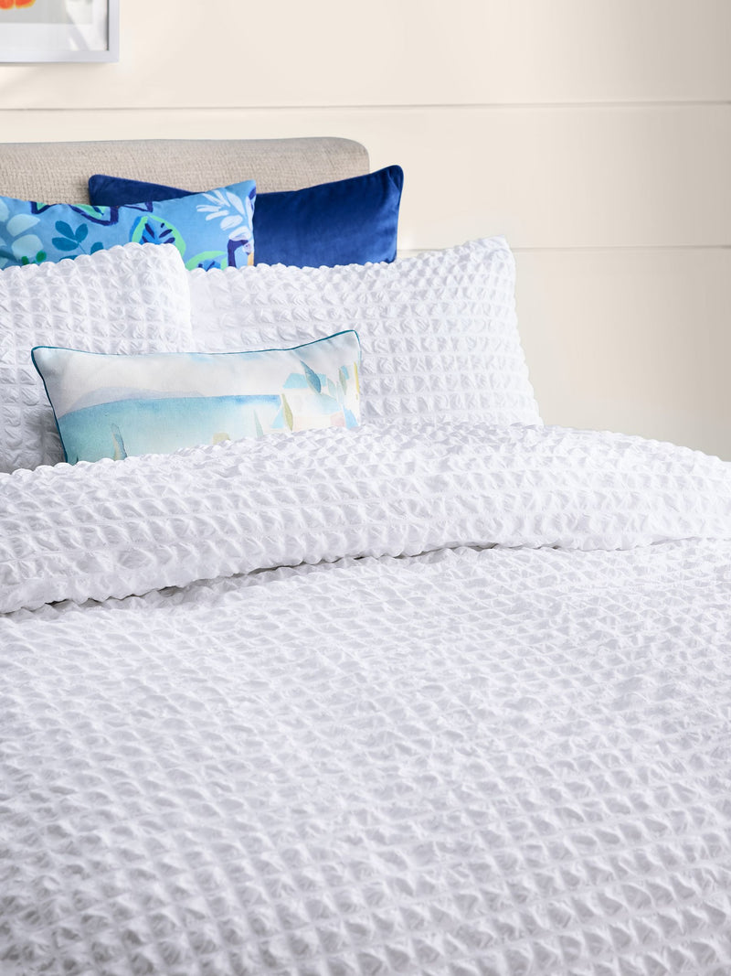 White mini seersucker supersoft duvet cover and pillowcase set (British brand)