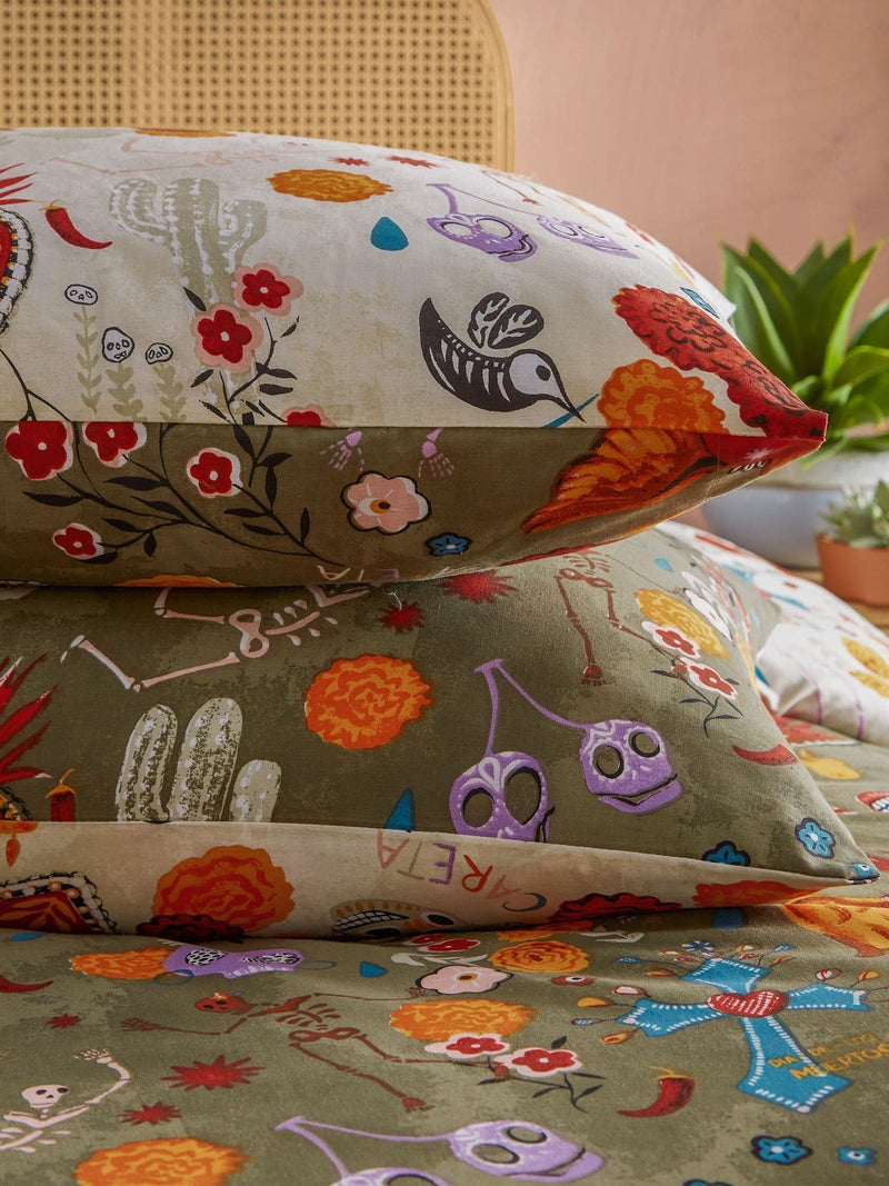 La Vida Festive reversible duvet cover and pillowcase set - British product