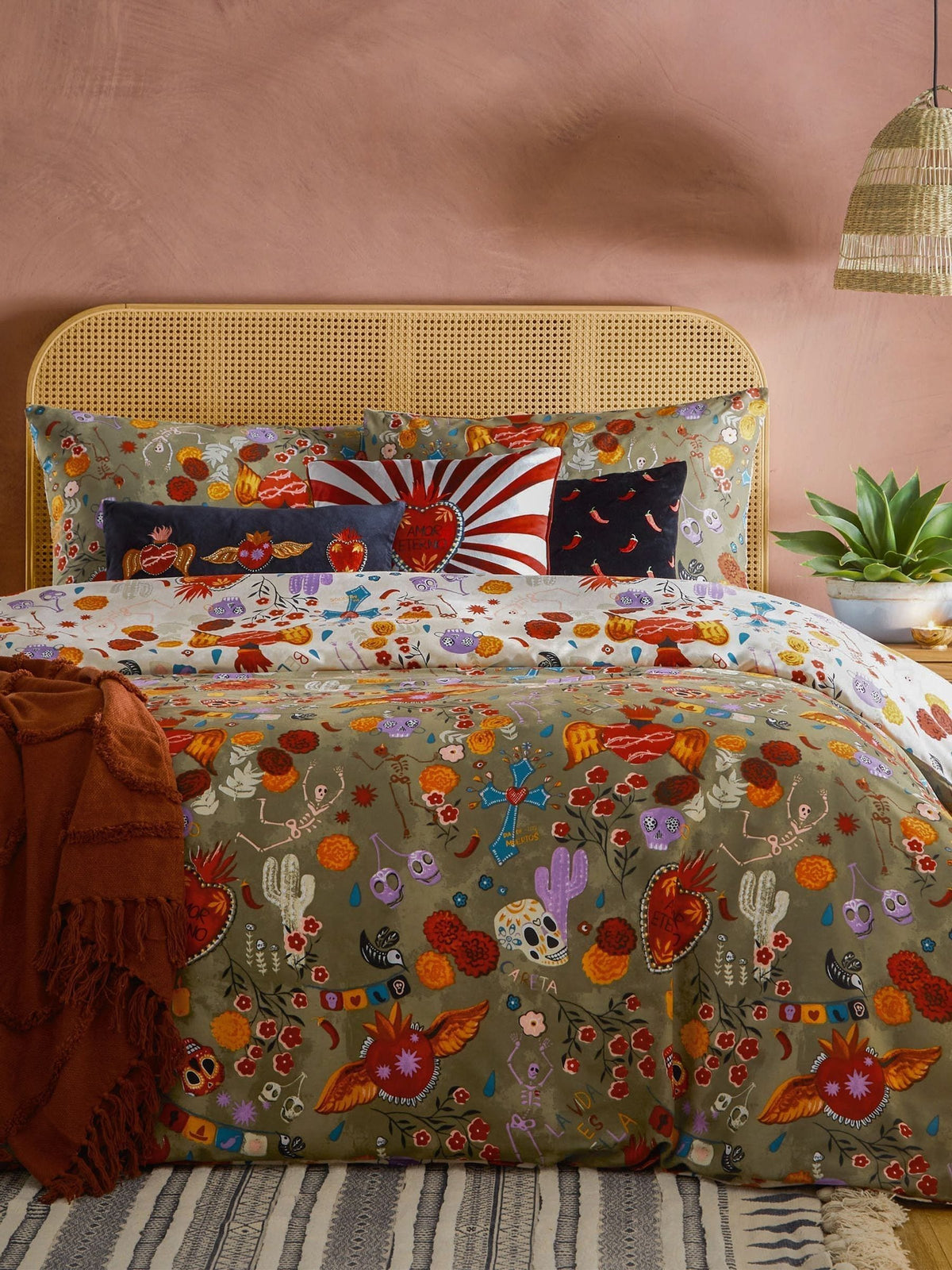 La Vida Festive reversible duvet cover and pillowcase set - British product