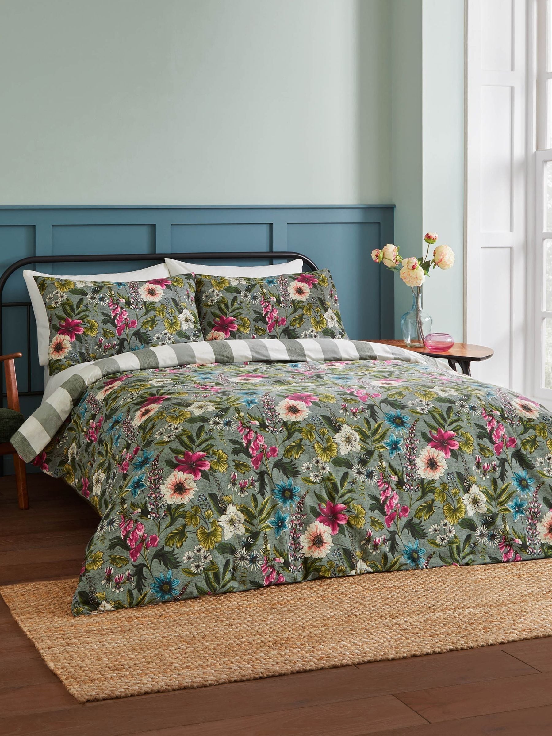 Wylder Petrol Hidcote Manor floral duvet cover set (British brand)
