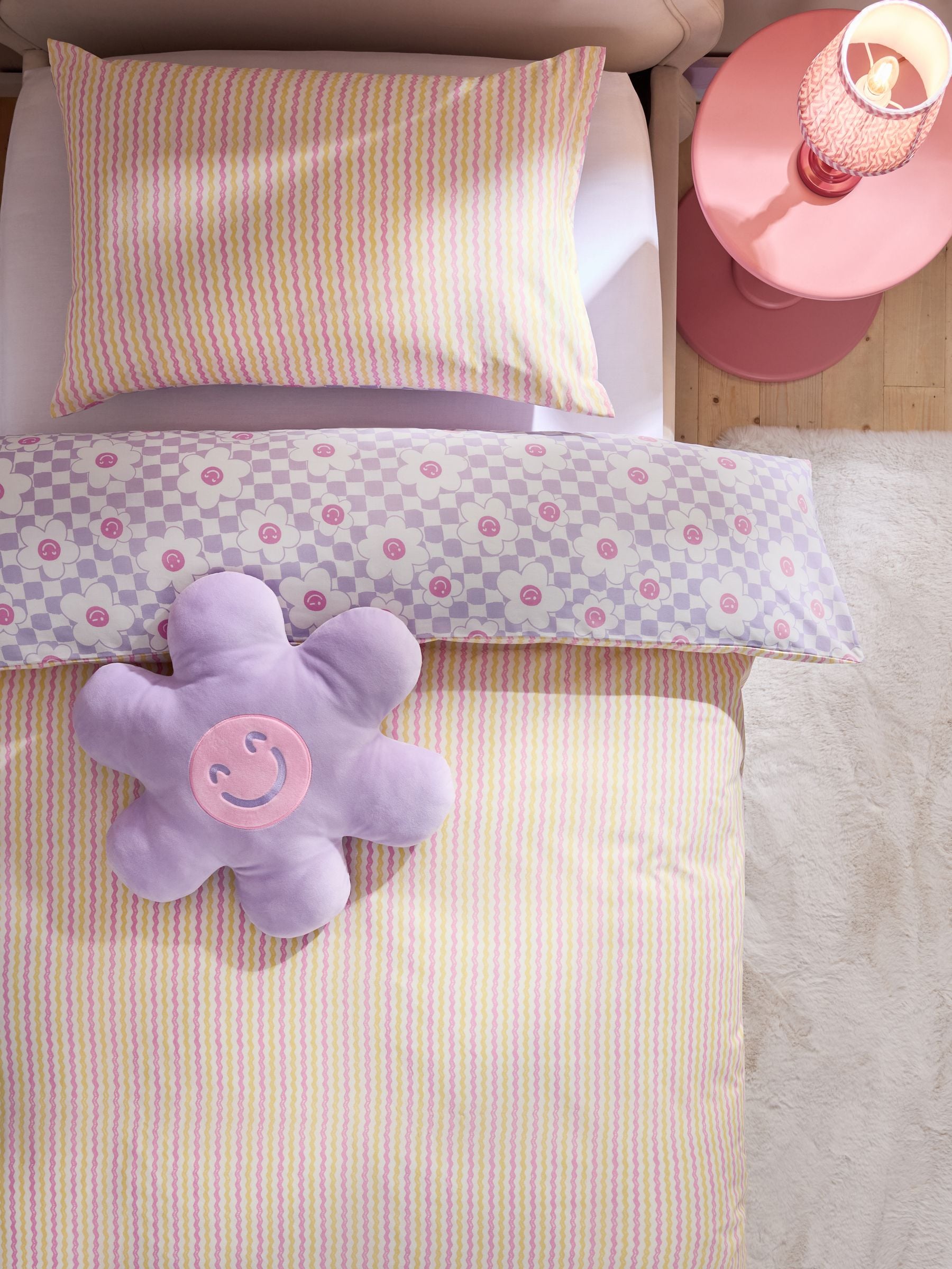 Lilac Flower Checkerboard Duvet Cover and Pillowcase Set