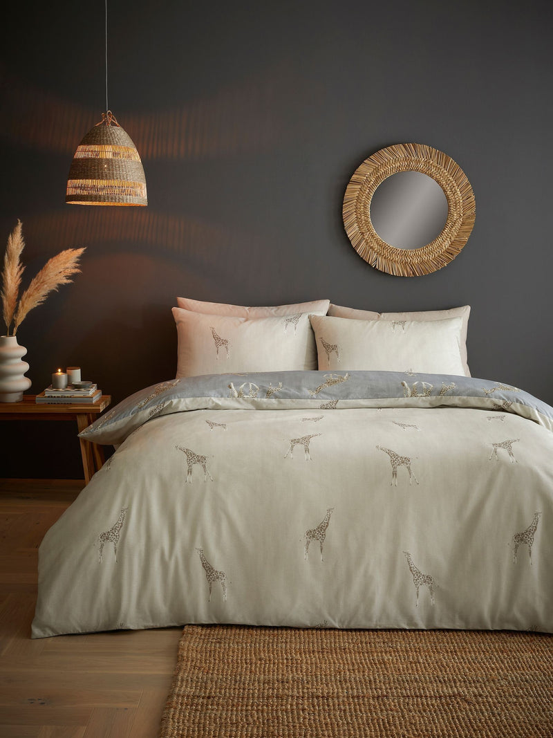 Fusion Grey Milo Giraffe Reversible Duvet Cover Set - British product