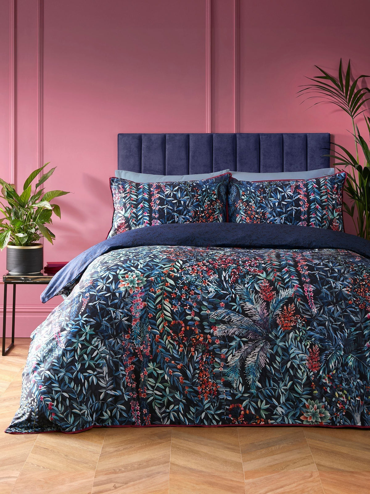 Soiree Navy Tessa 200 Thread Count 100% Cotton Duvet Cover Set