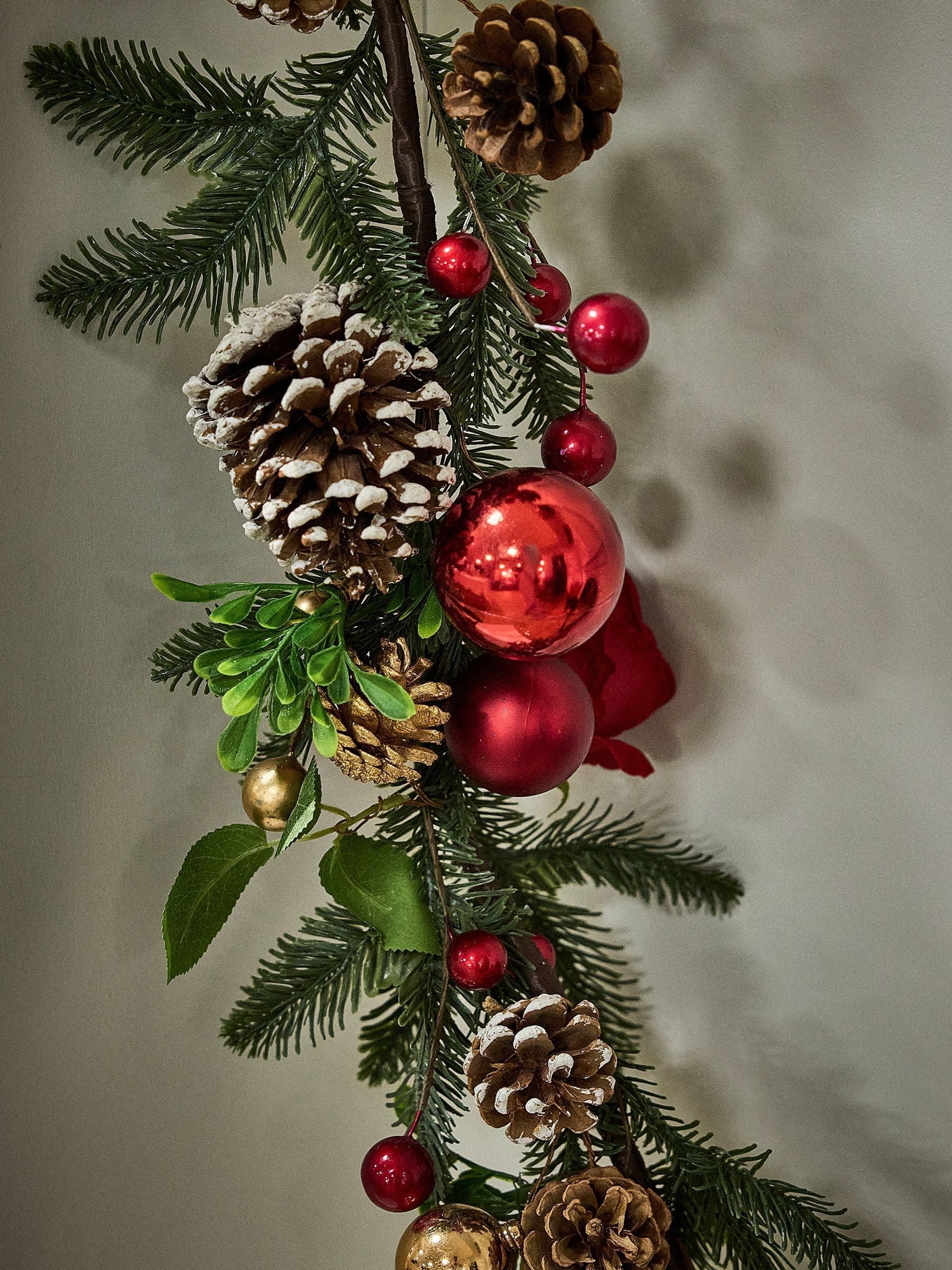 Dibor Green Brockham Rose Garland
