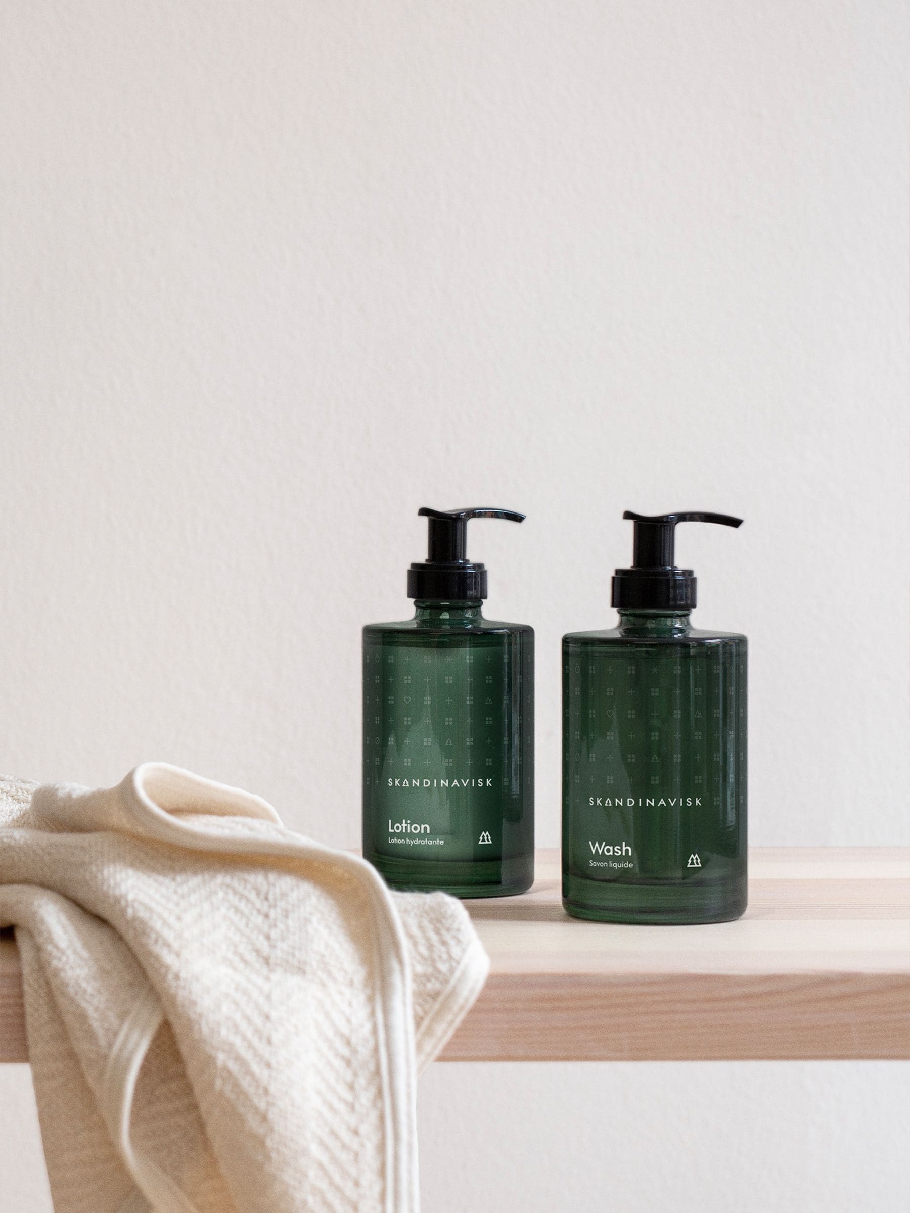 SKANDINAVISK SKOG hand and body wash 200ml (British brand)