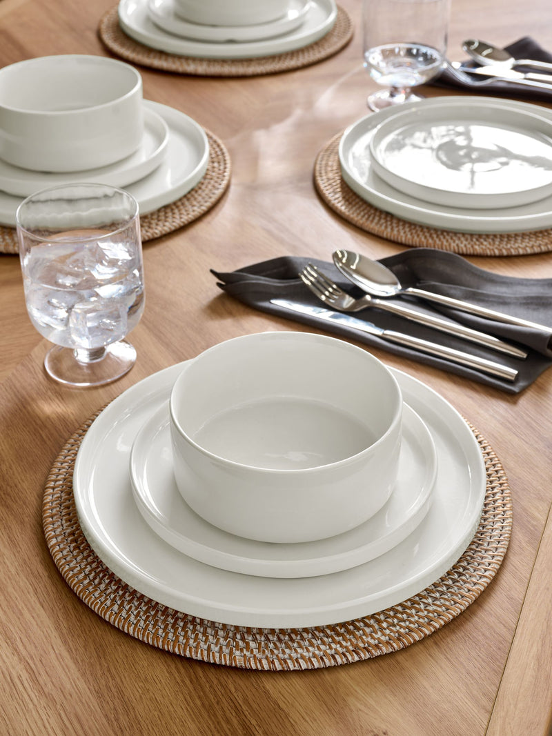White Flynn dinner set 12 piece, imported from the UK