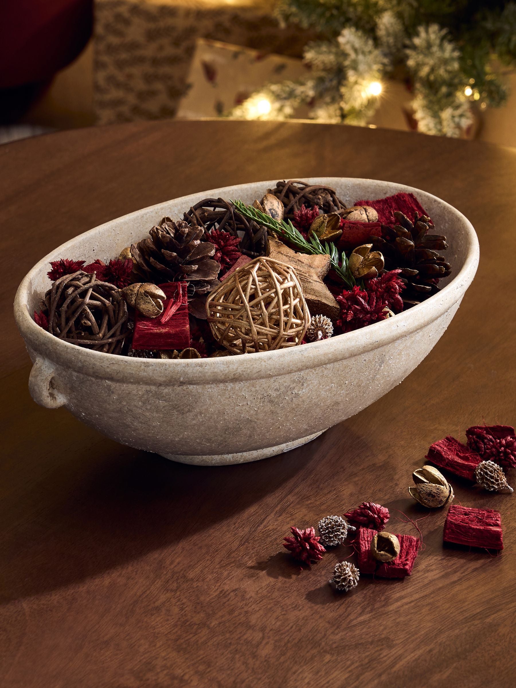 Red & Gold Festive Spice pot pourri, imported from the UK