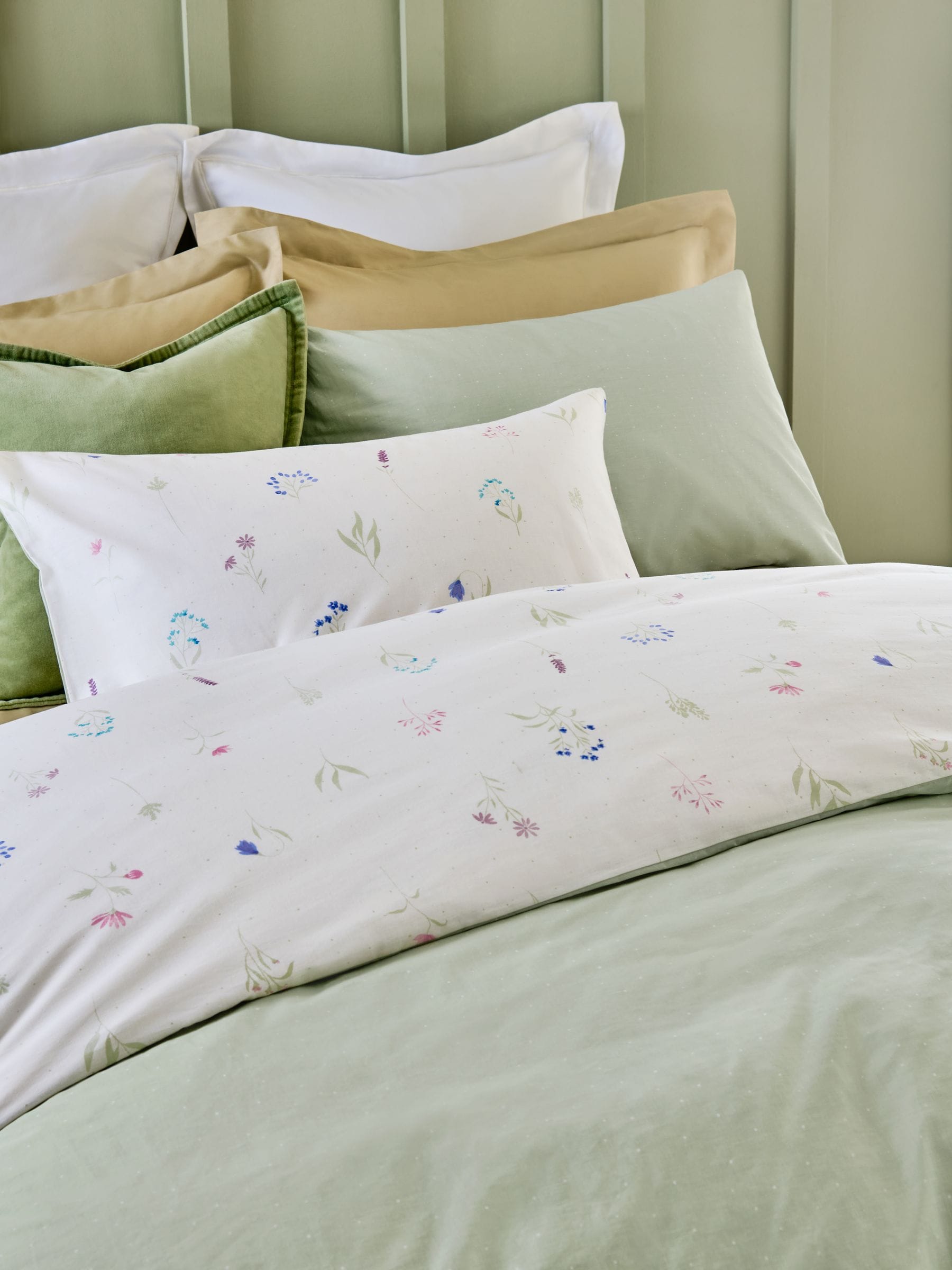Green Sage Floral duvet cover and pillowcase set, UK version