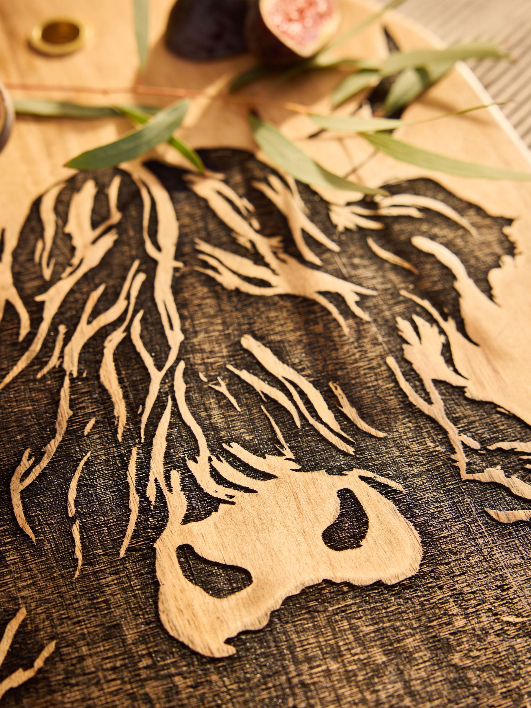 Wooden serving board with Hamish the Highland Cow design 27x34cm, imported from the UK