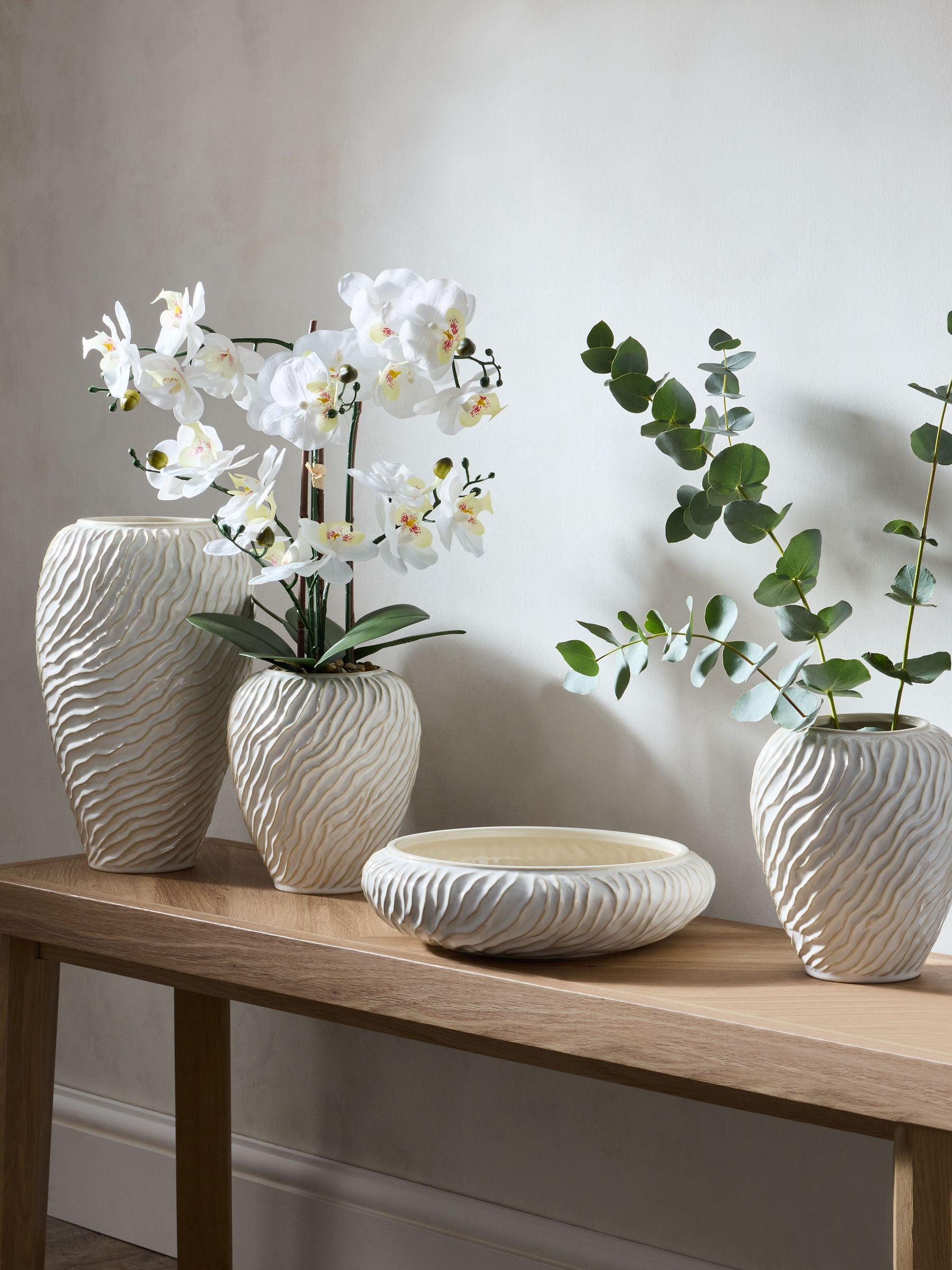 Fairford textured medium vase, imported from the UK
