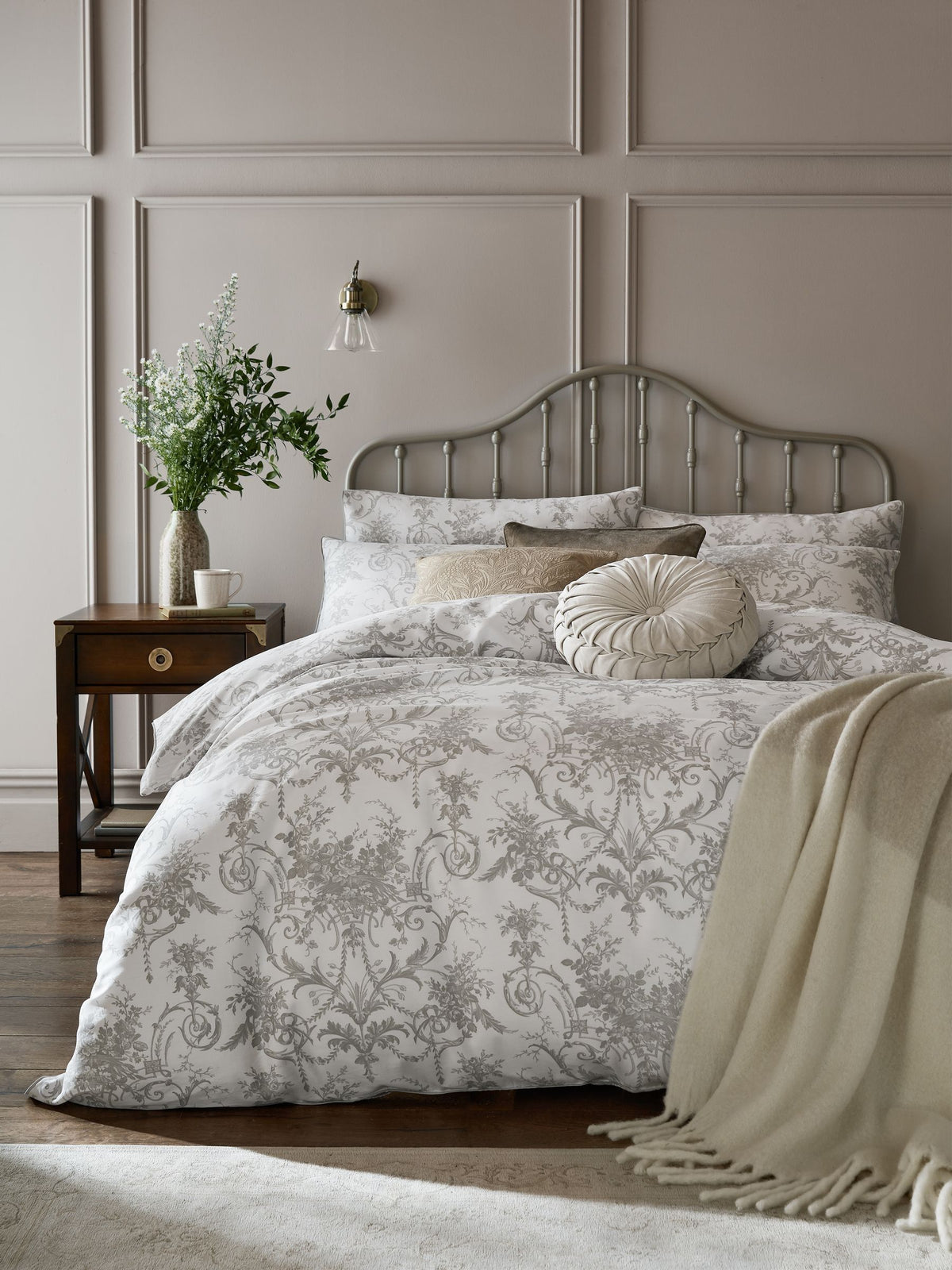 Laura Ashley Tuileries Grey Dark Dove Reversible 100% Cotton Sateen Duvet Cover and Pillowcase Set, UK version
