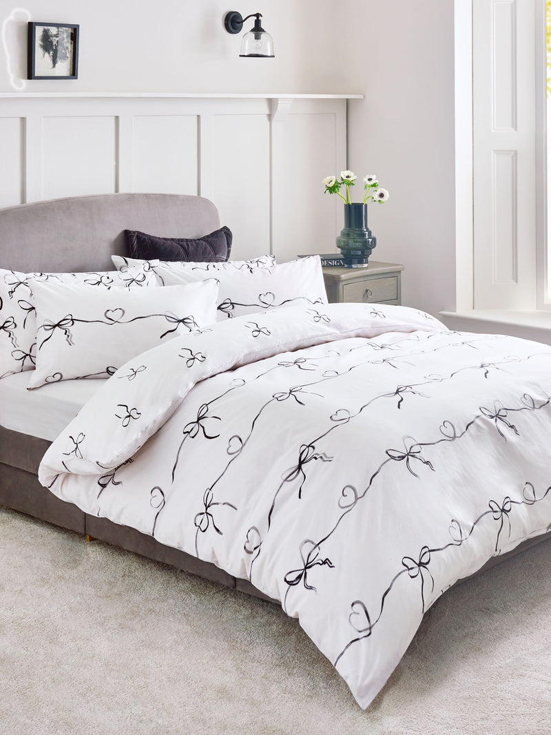 Black/white bow heart reversible duvet cover set - British product