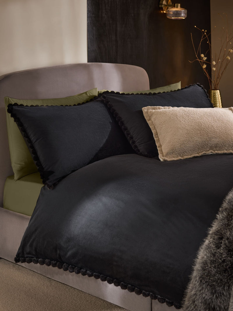 Duvet Cover Black Velvet with Faux Fur Trim - British product