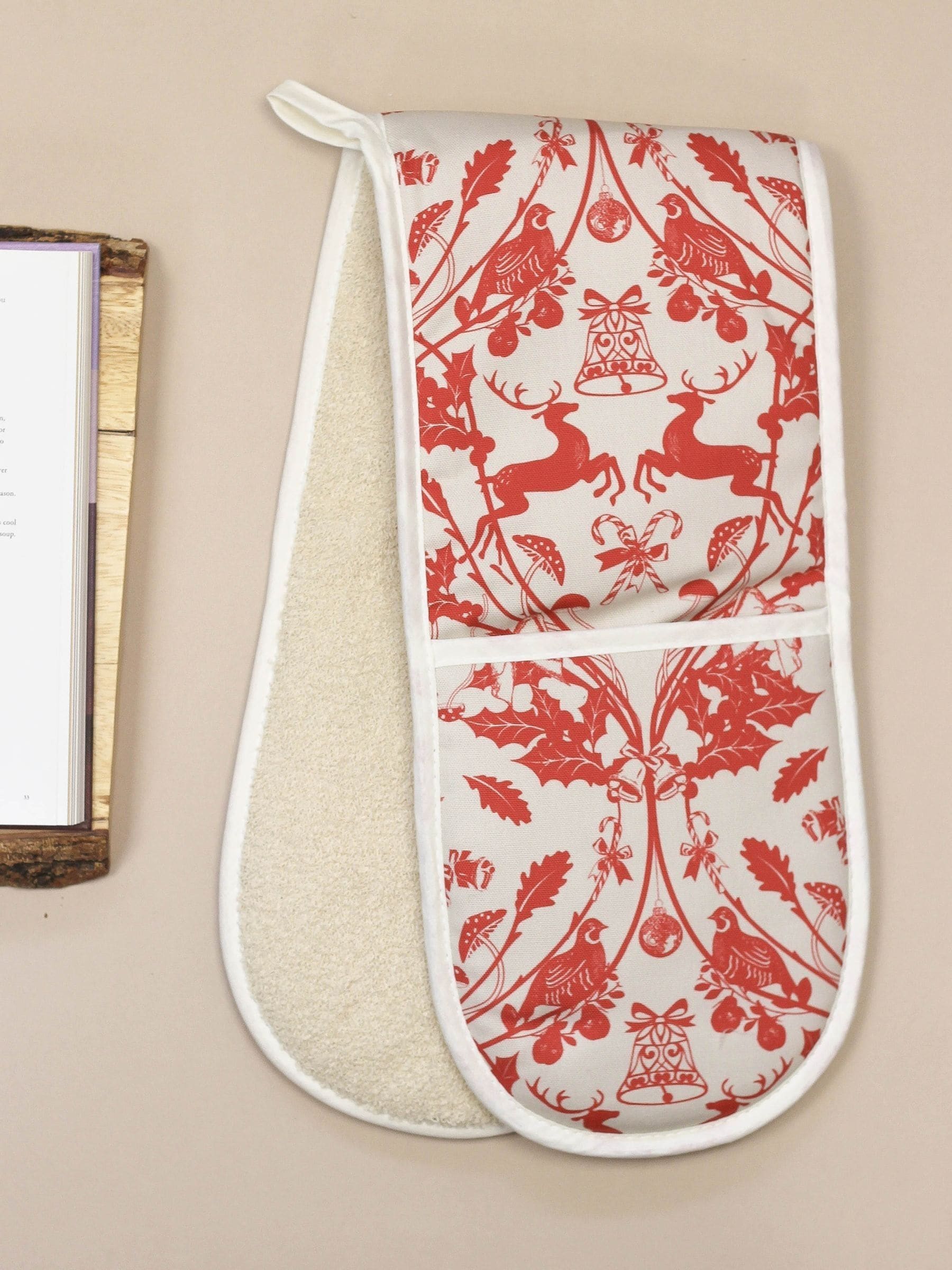 Avalon Home cream stag oven gloves - British product