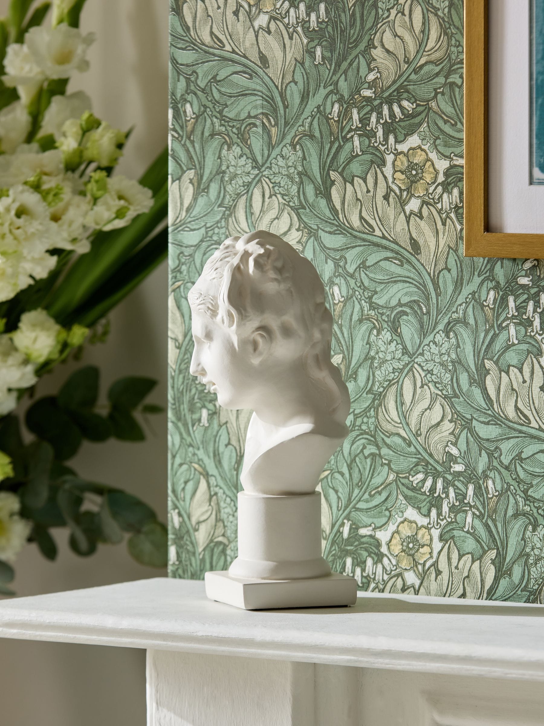 Laurence Llewelyn-Bowen ivory Grecian bust ornament 25cm height, UK version