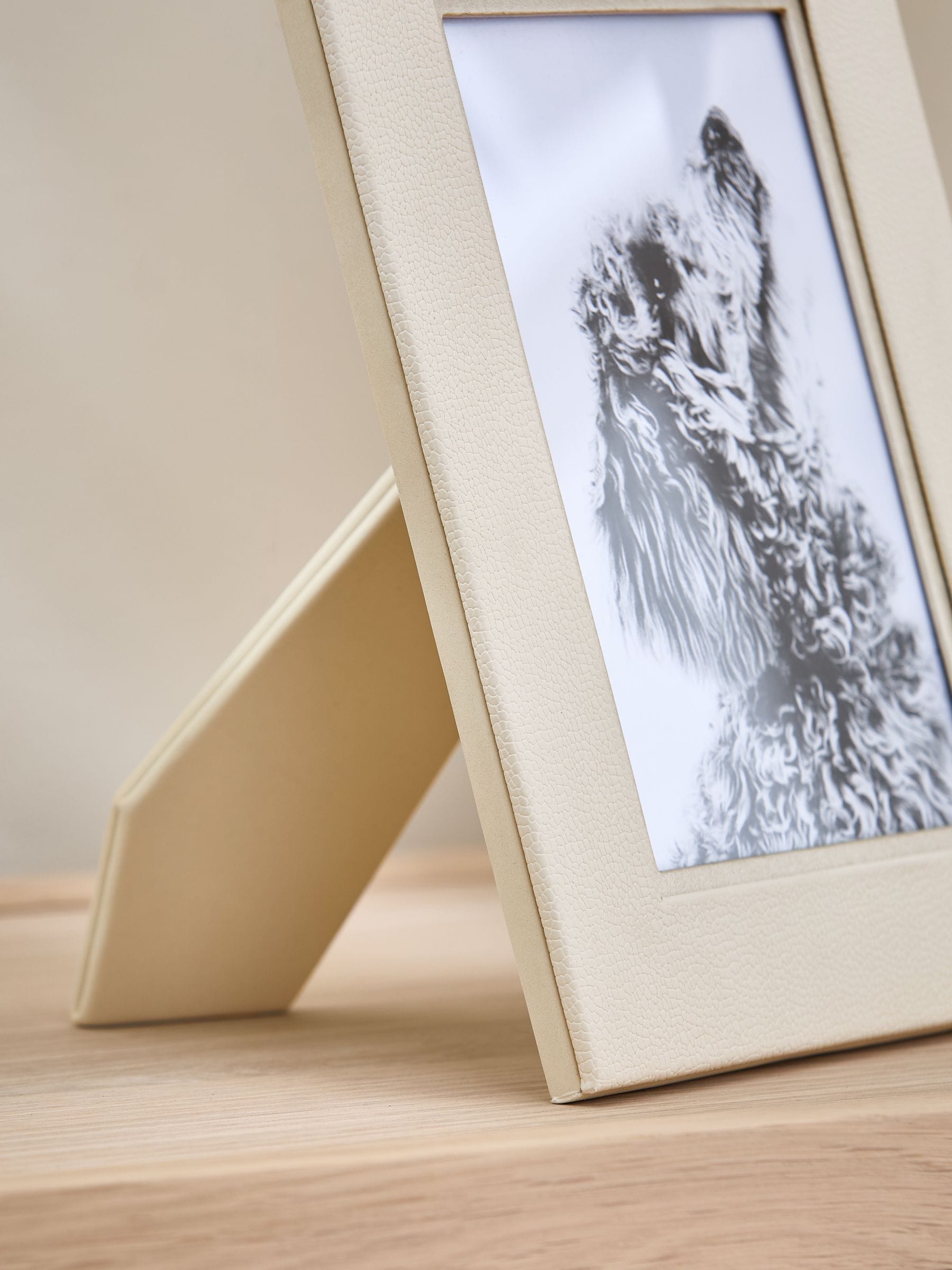 Sosandar cream faux leather photo frame 7 x 5 inch (British brand)