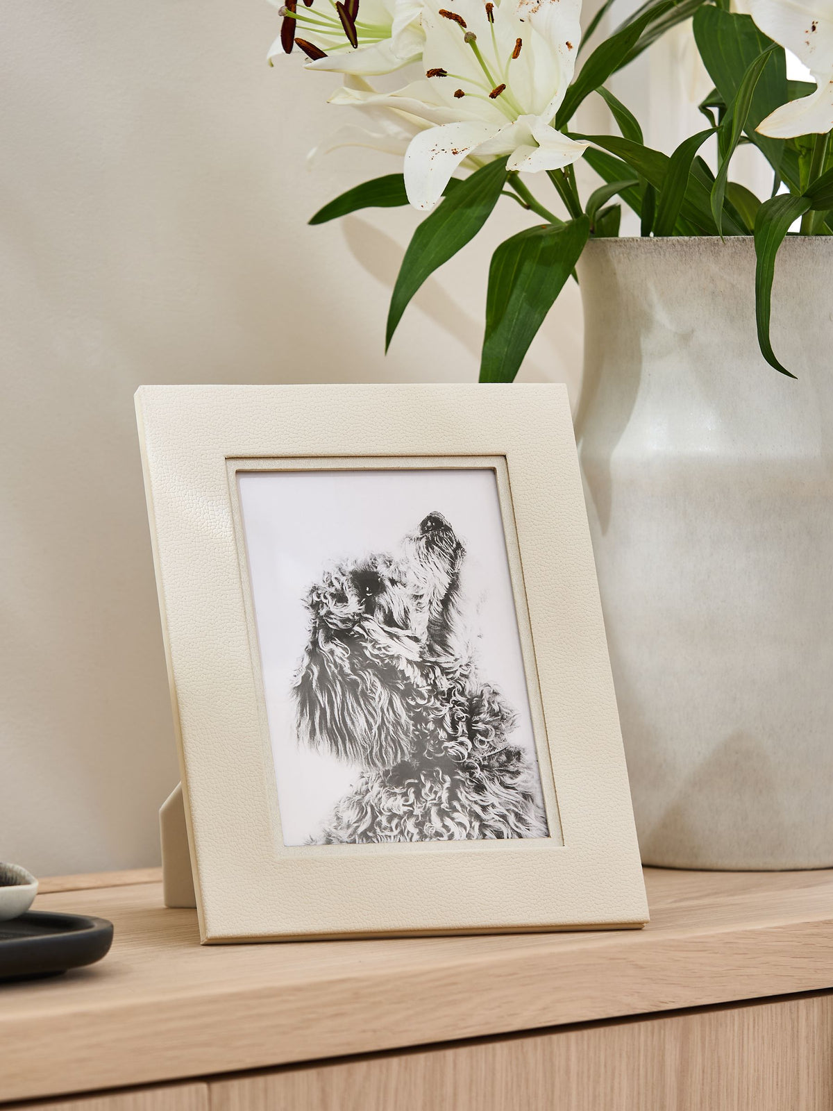 Sosandar cream faux leather photo frame 7 x 5 inch (British brand)