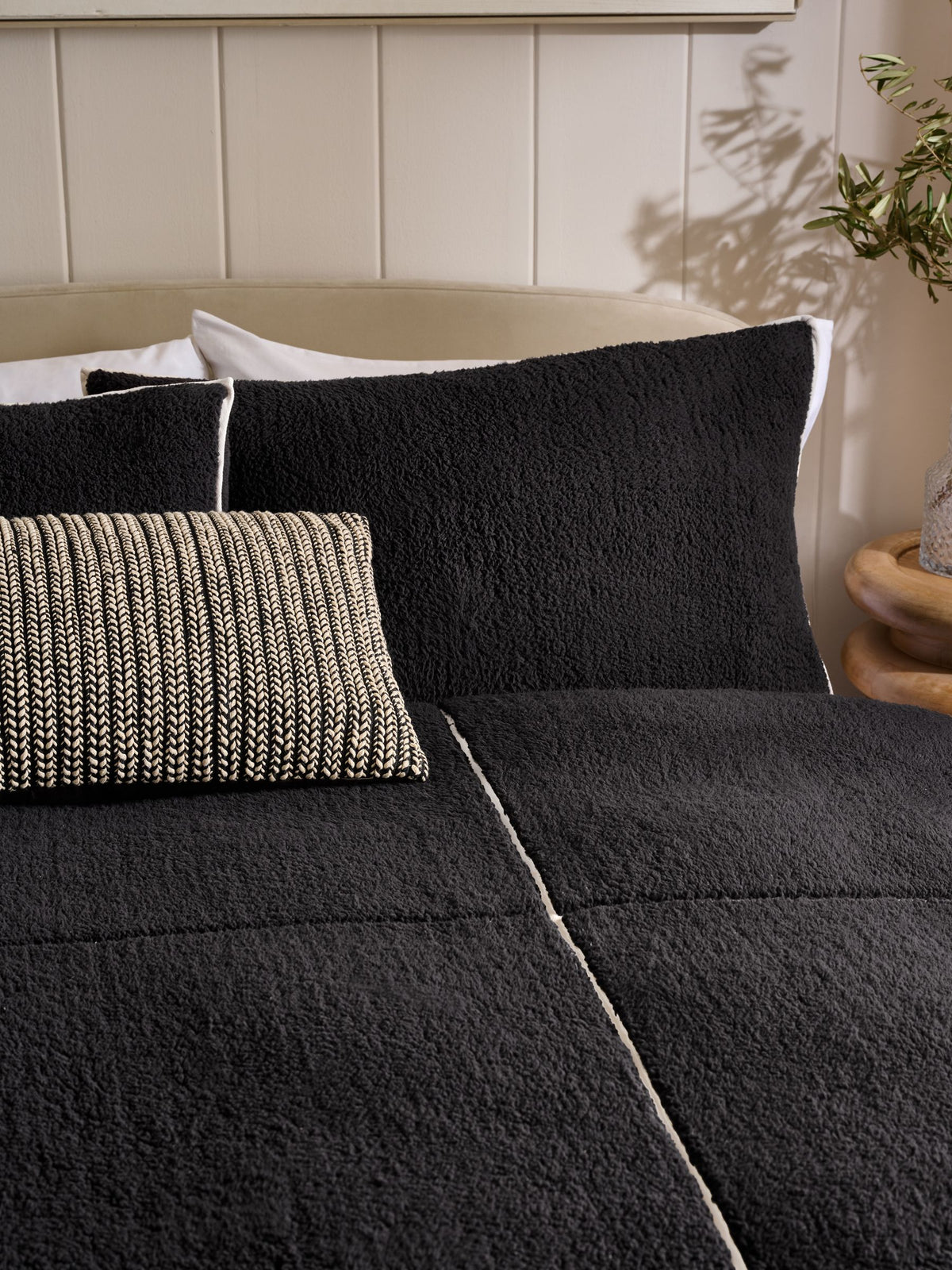 Black Fleece Trim Duvet Cover and Pillowcase Set