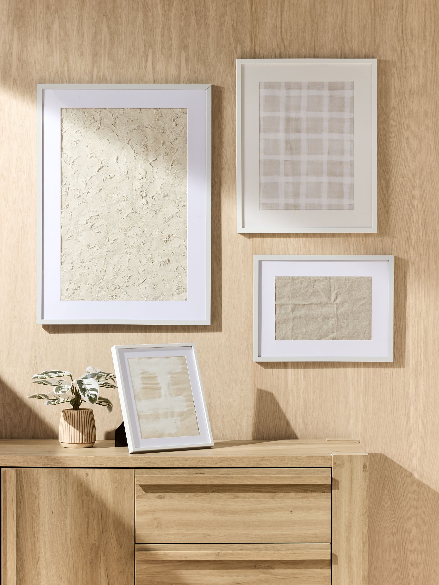 White Hadley poster frame (British brand)
