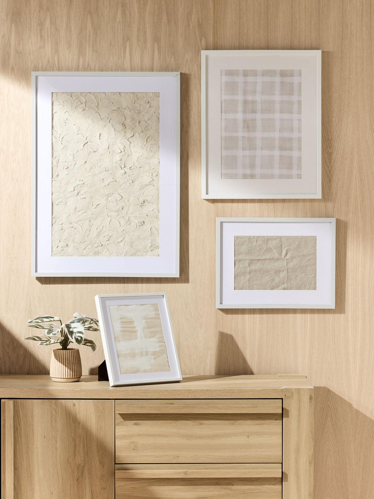 White Hadley poster frame (British brand)