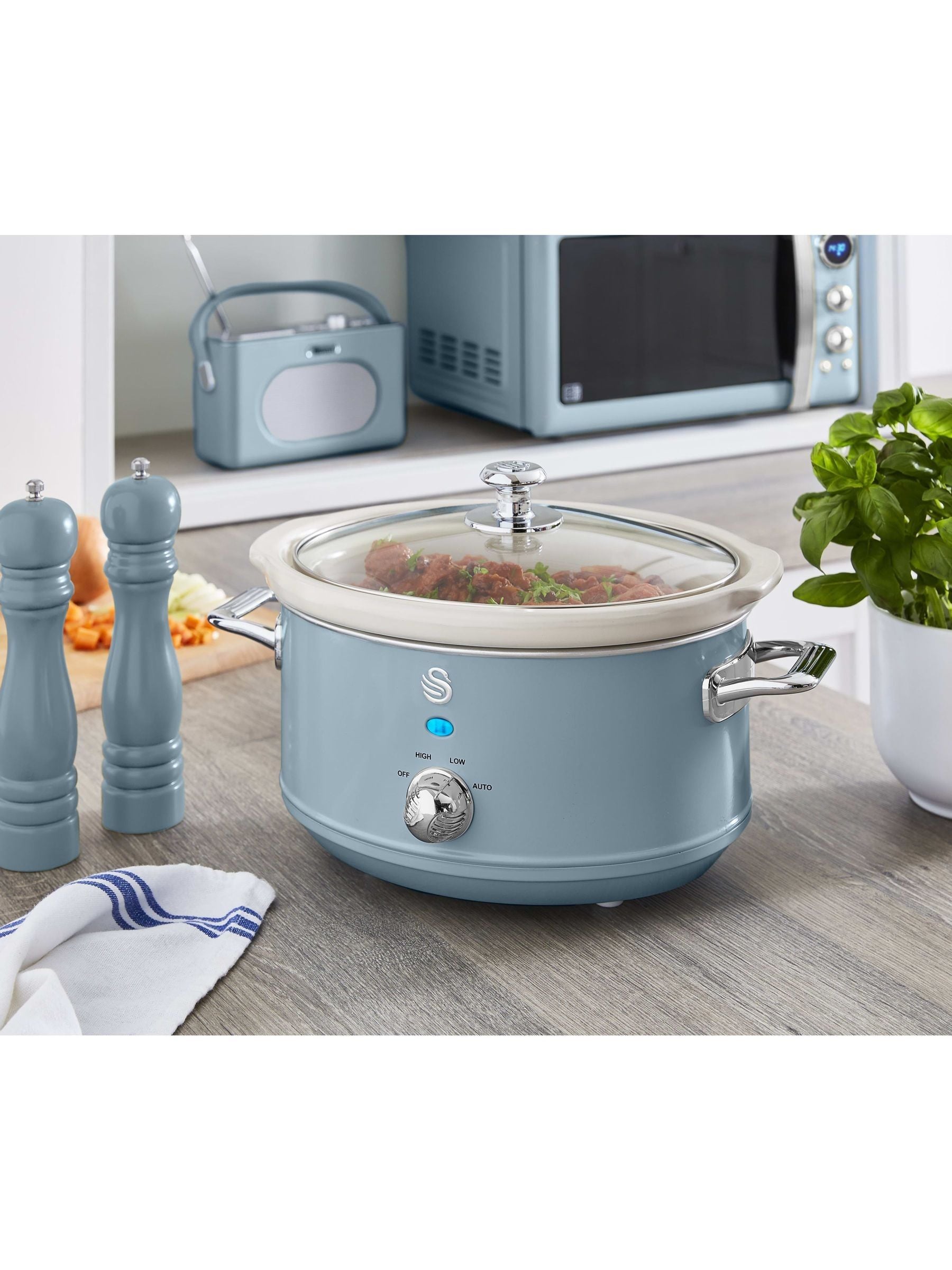 Swan Blue 3.5L slow cooker (British brand)