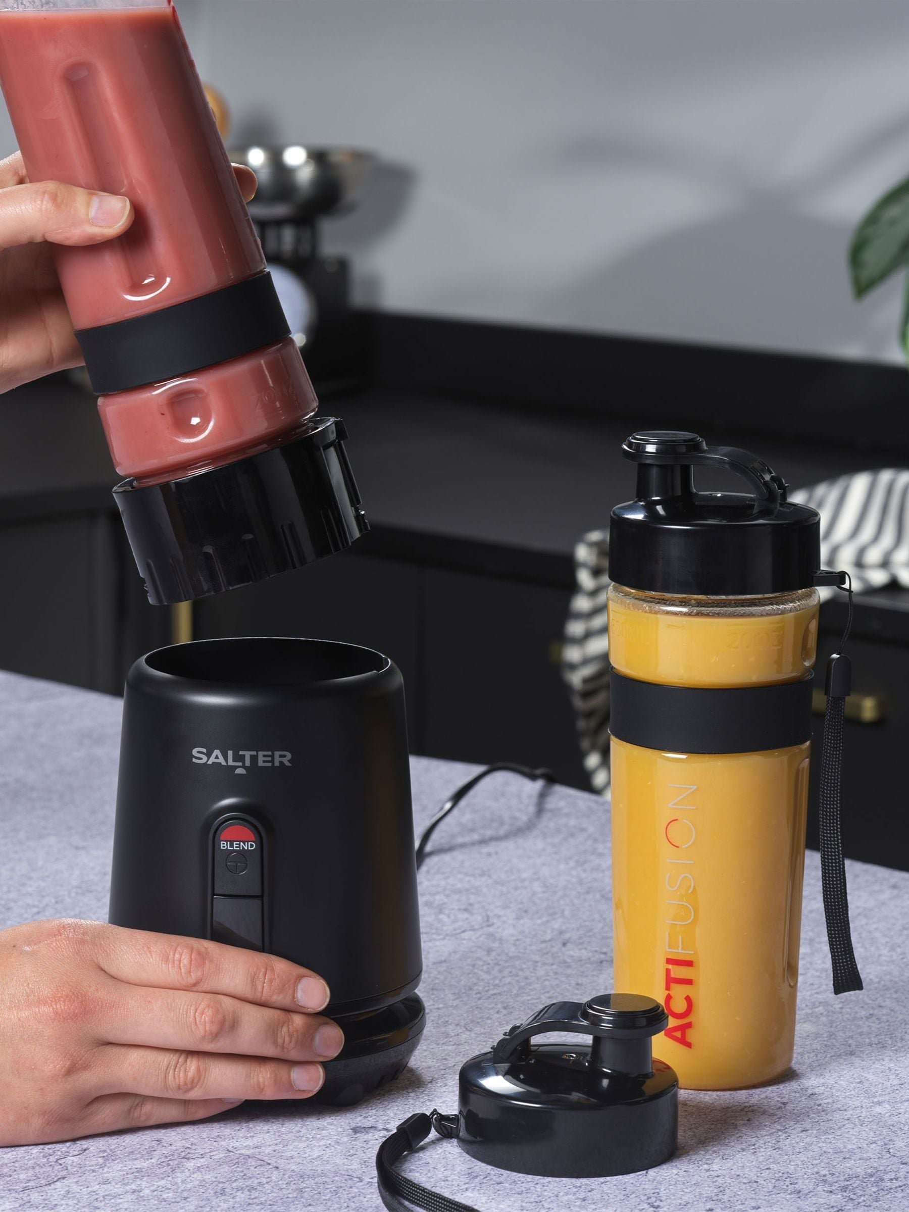 Salter Black Kuro Actifusion blender set with sports bottles (British brand)