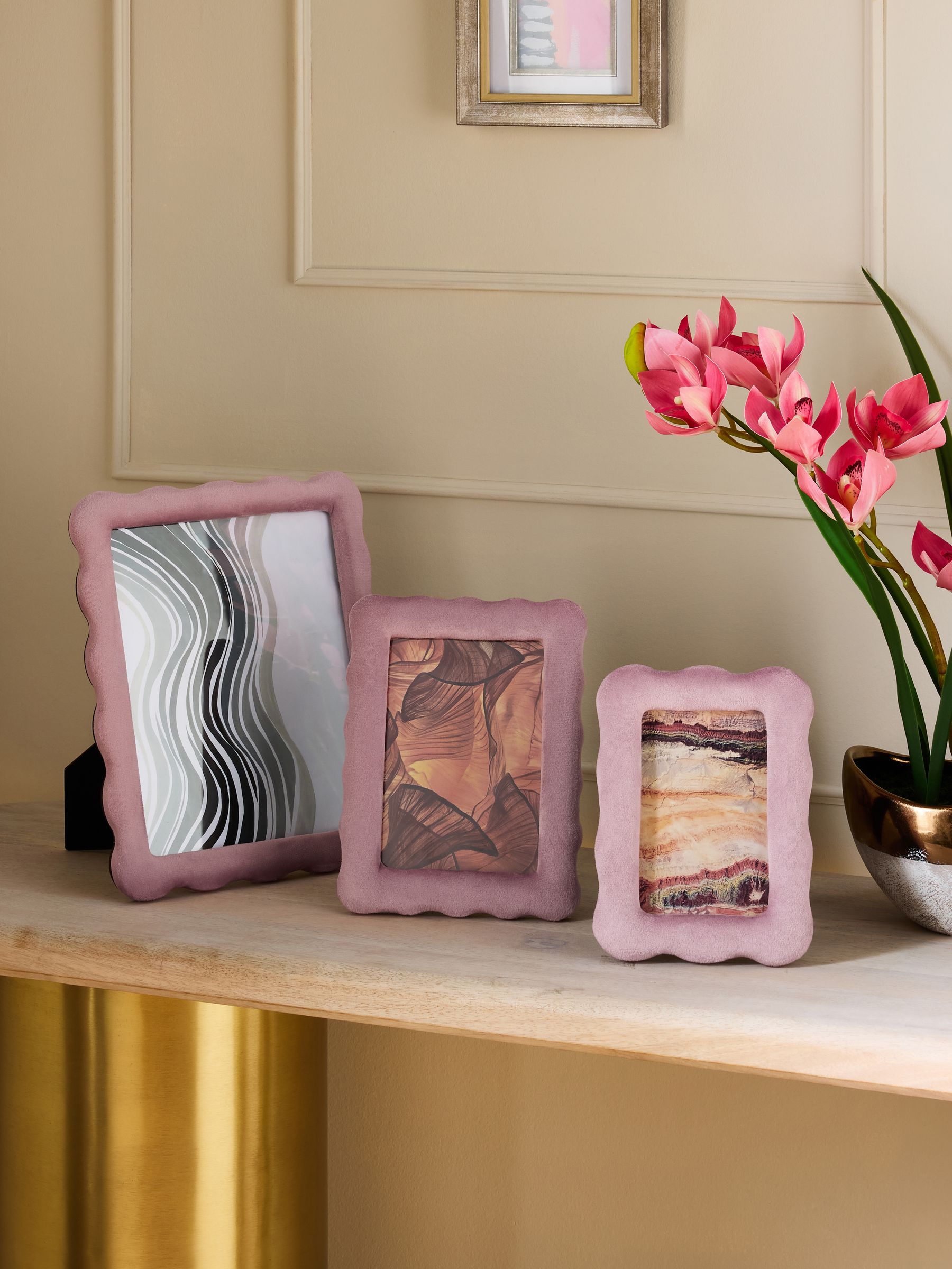 Pink Velvet Wiggle Photo Frame