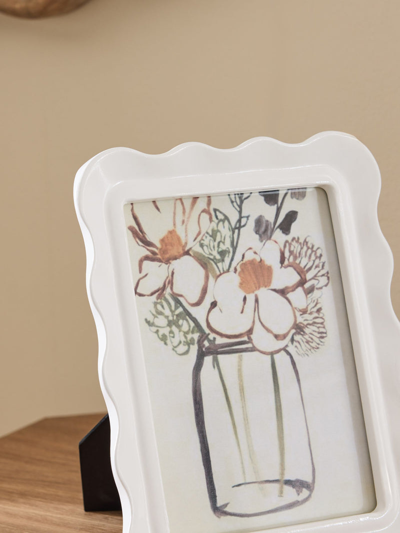 White Layered Petal Photo Frame