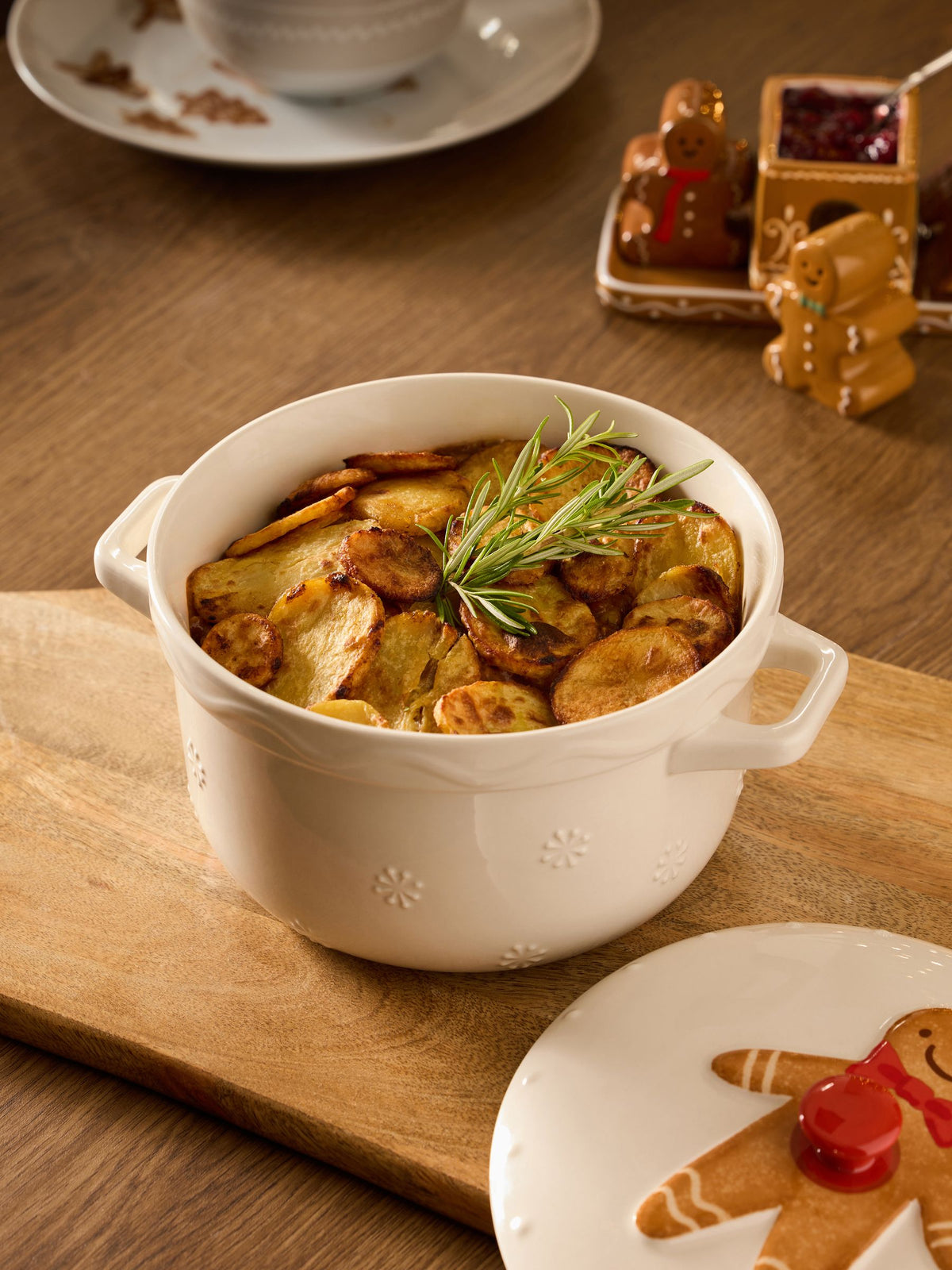 Natural Gingerbread Cassorole Dish