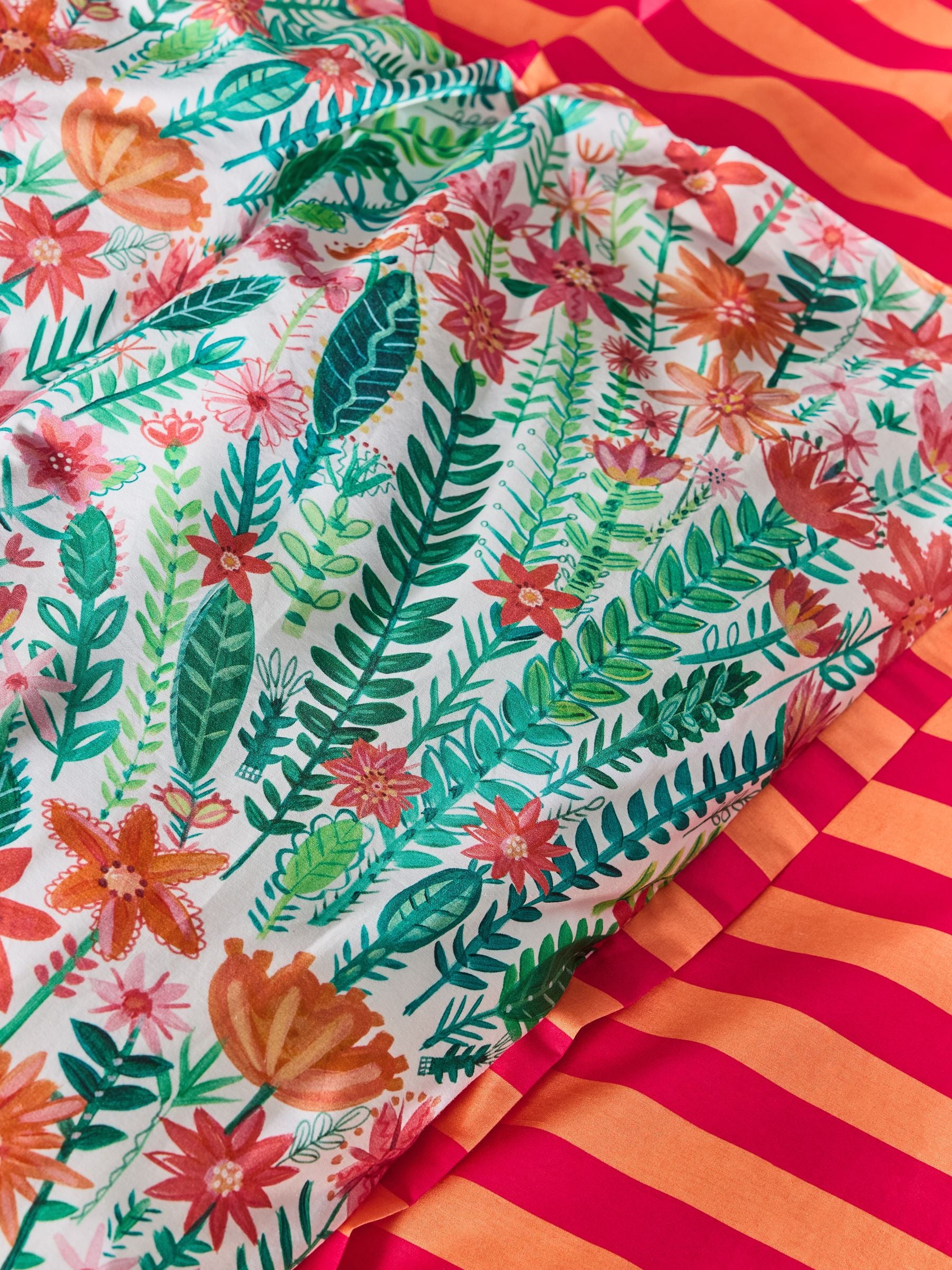 Lucy Tiffney rose dahlias duvet cover and pillowcase set, UK version