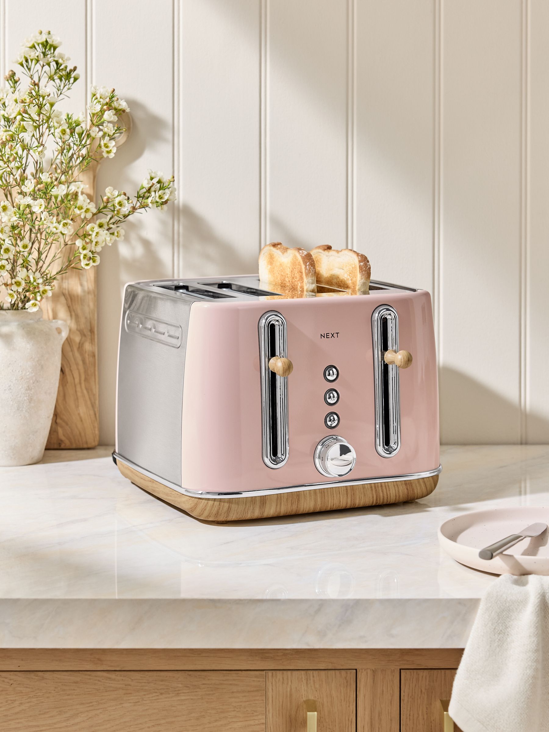 Malvern pink 4-slice toaster, imported from the UK