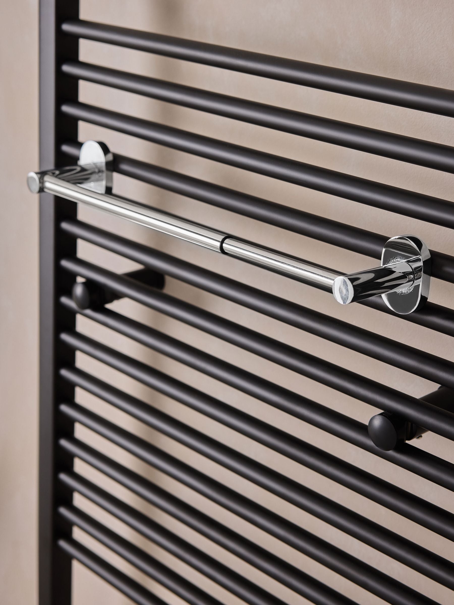 Oslo Chrome Magnetic Extendable Towel Rail 30cm - British product