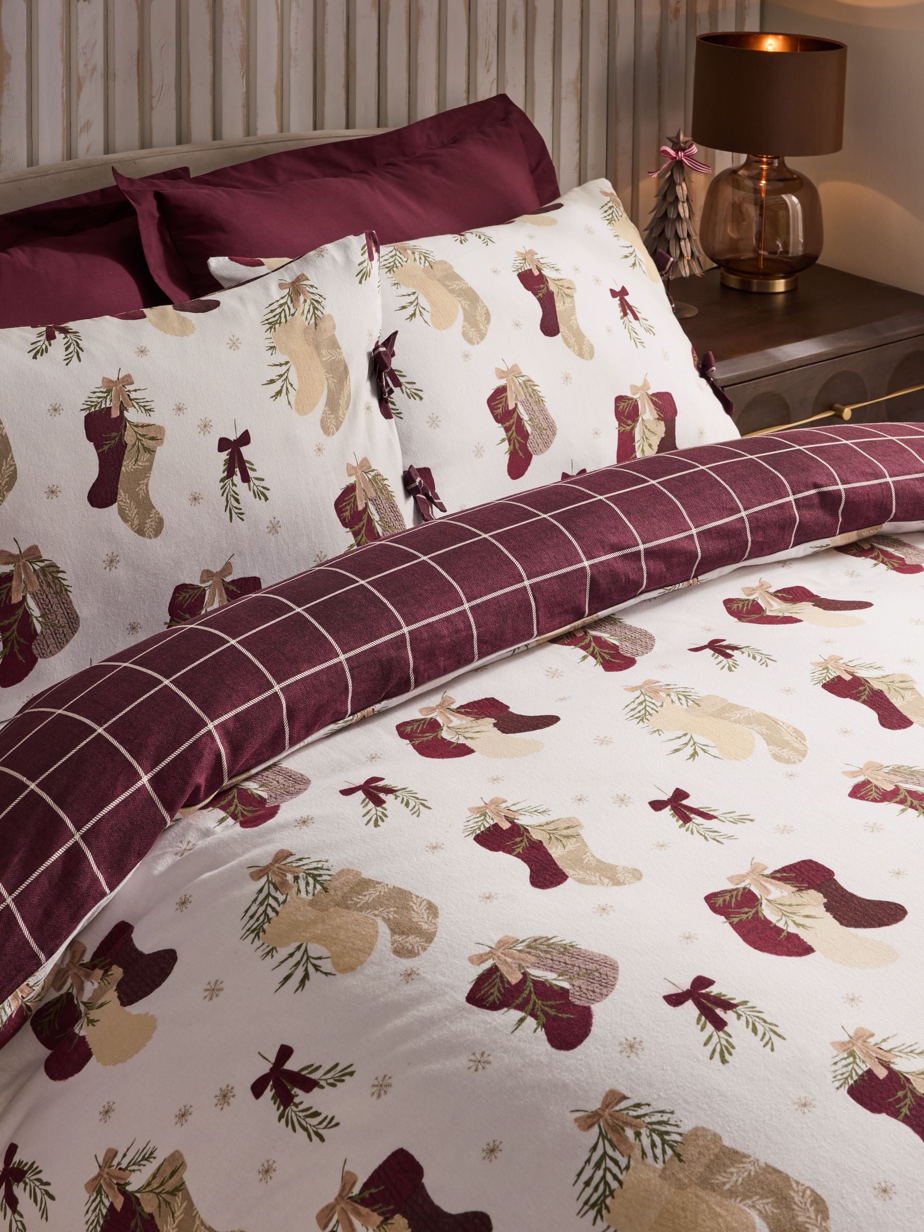 Cream burgundy reversible duvet cover set - British product