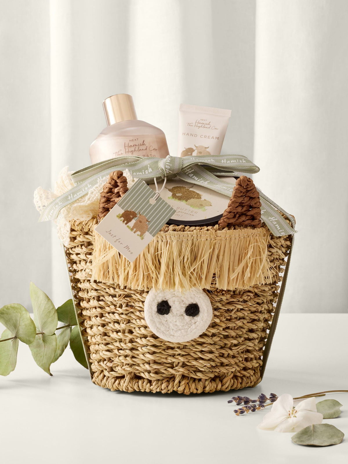 Hamish Highland Cow bath and body gift basket, UK version